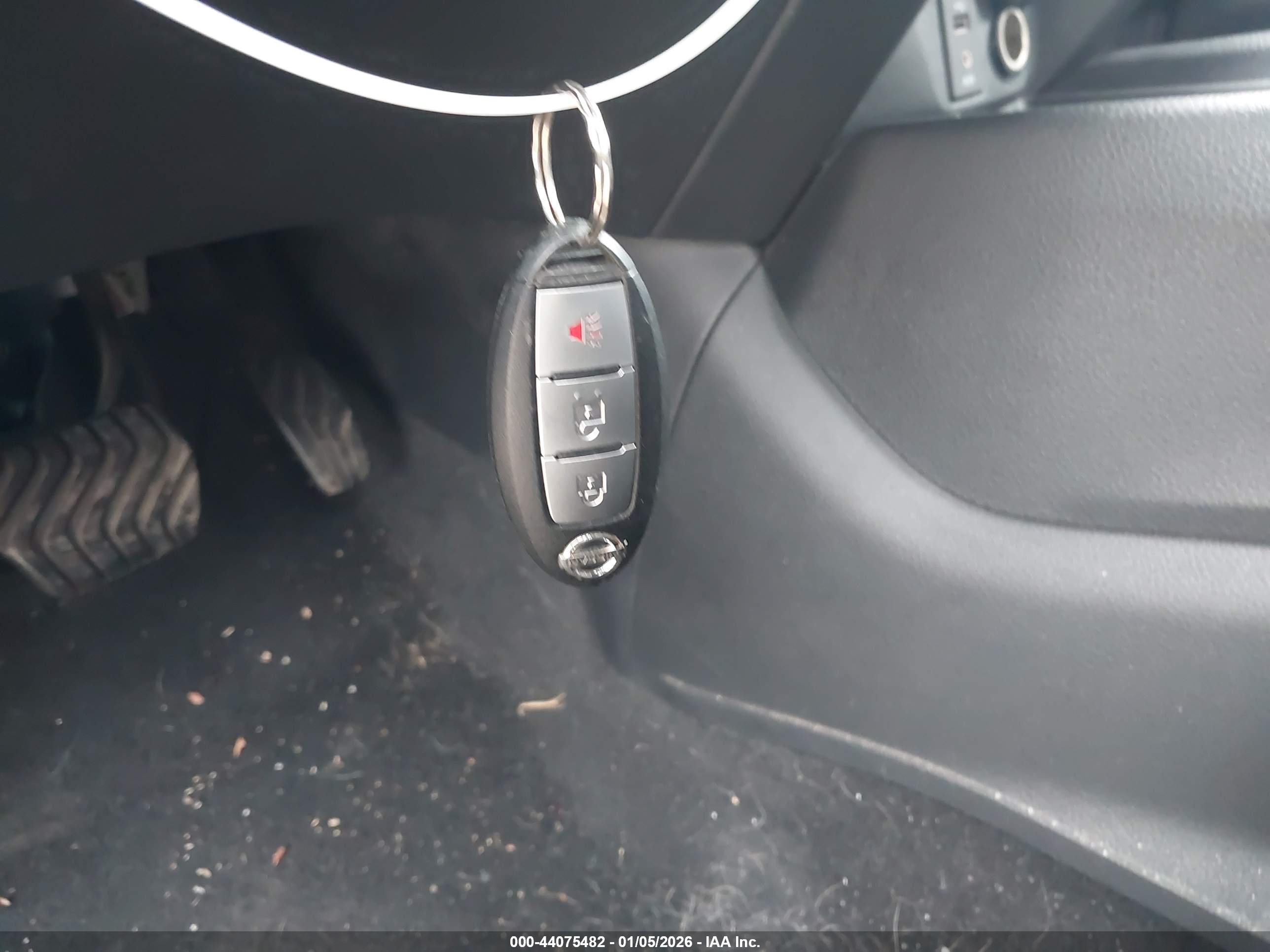 NISSAN ROGUE image 11