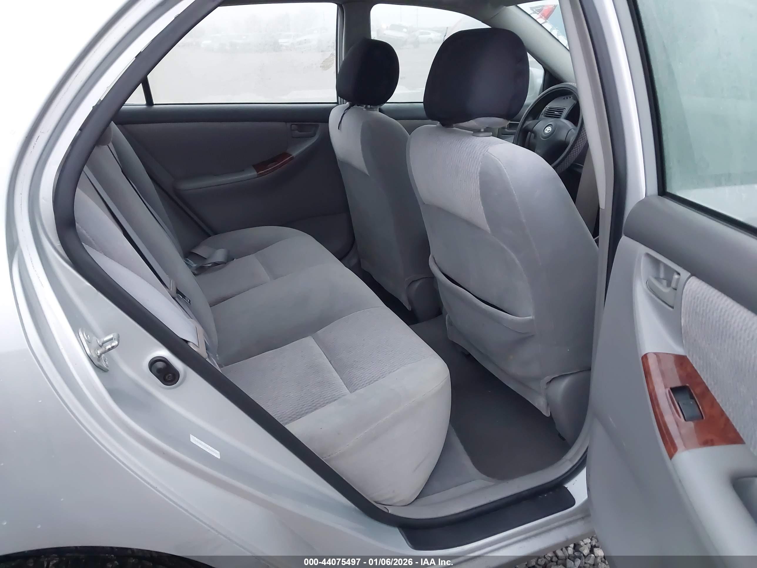 TOYOTA COROLLA image 8