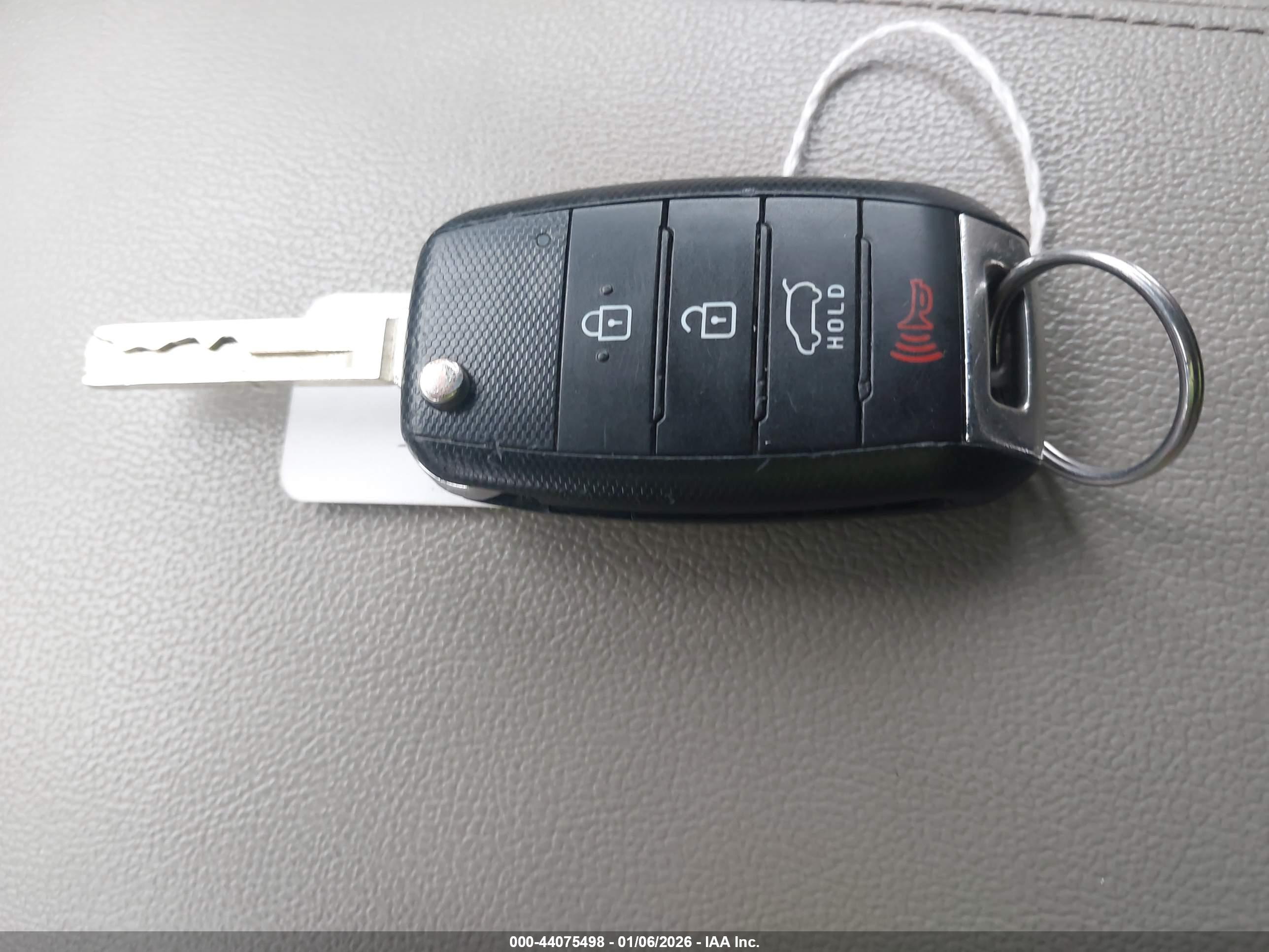 KIA SORENTO image 11