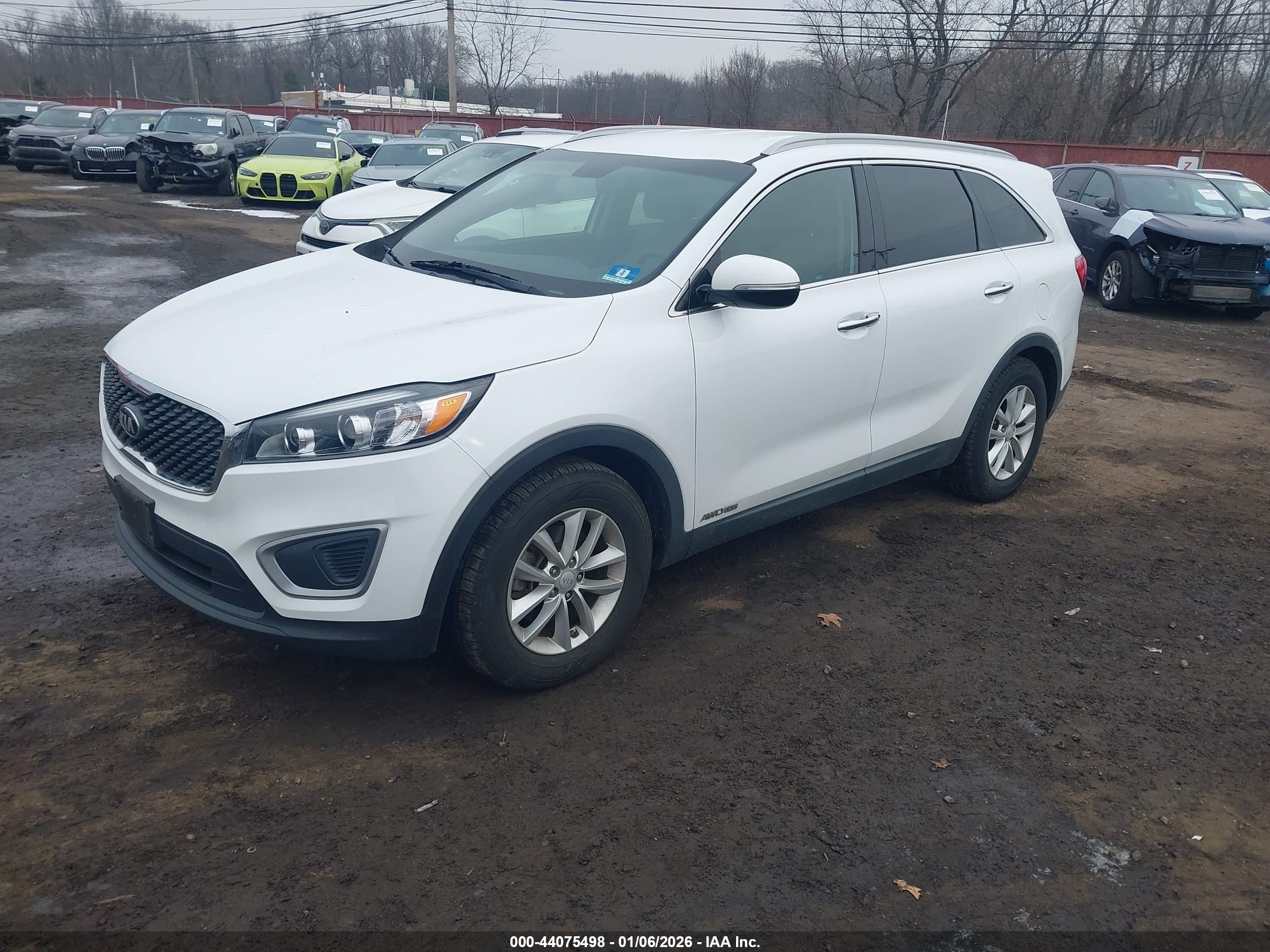 KIA SORENTO image 2