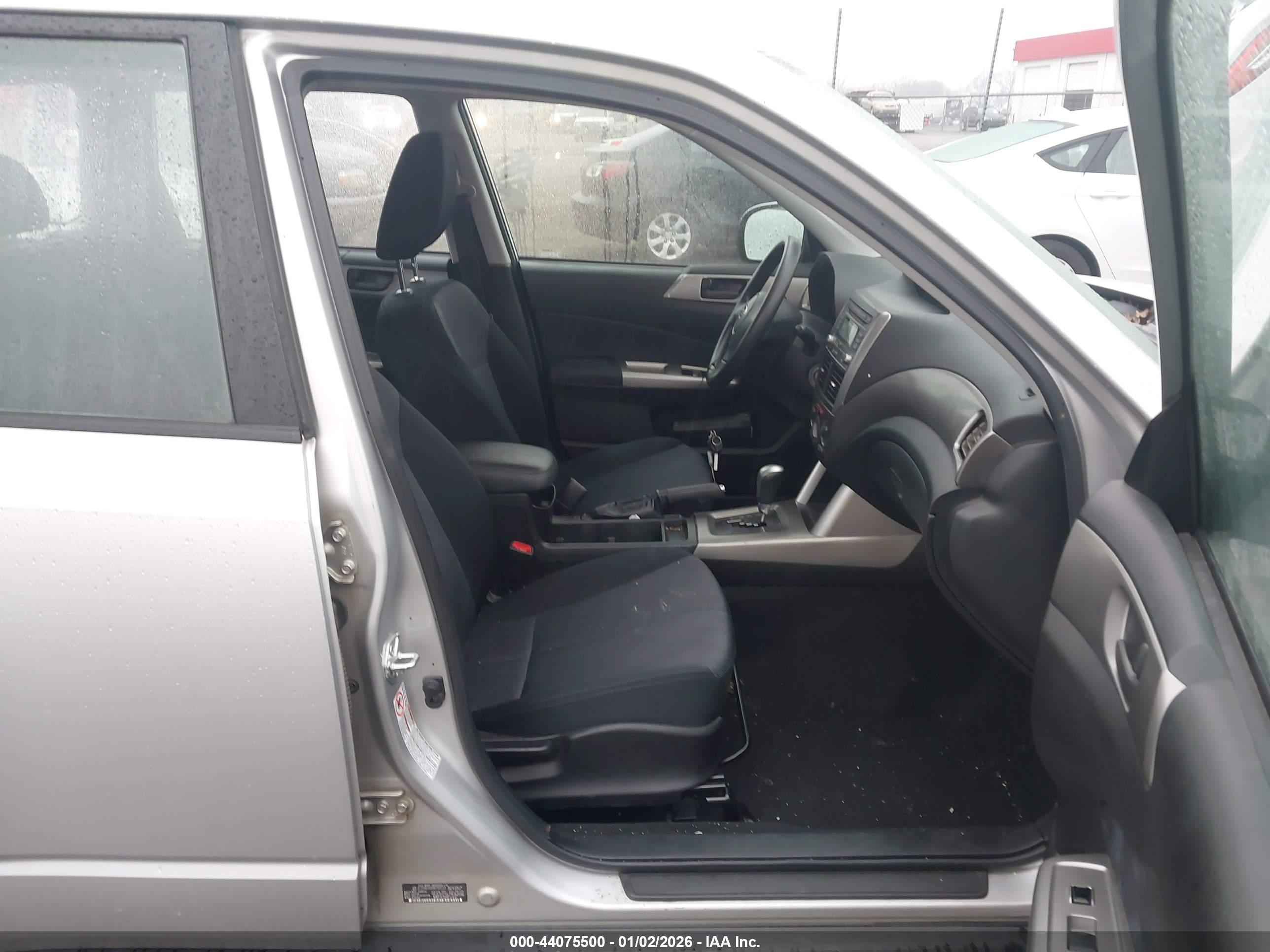 SUBARU FORESTER image 5
