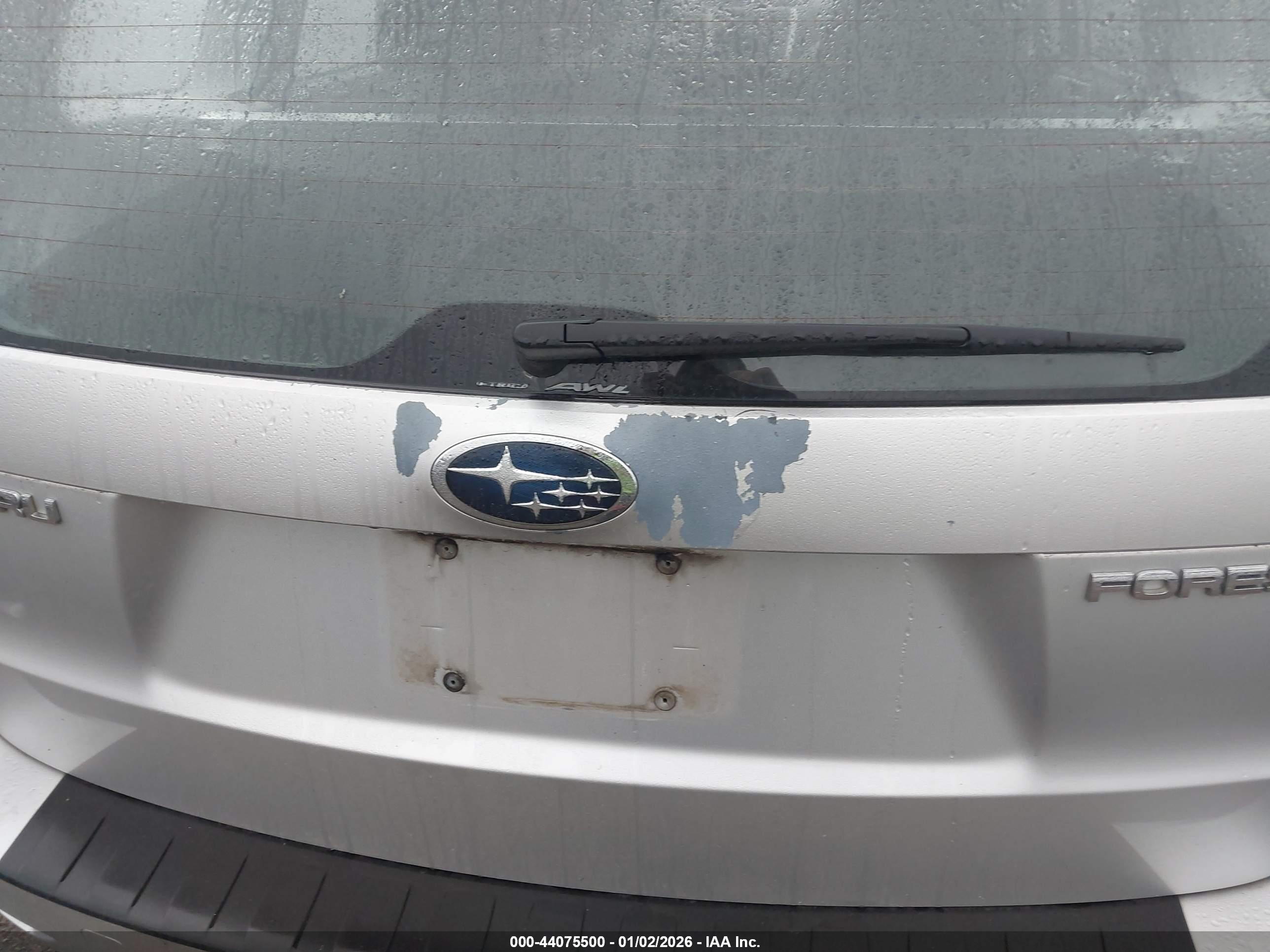 SUBARU FORESTER image 6