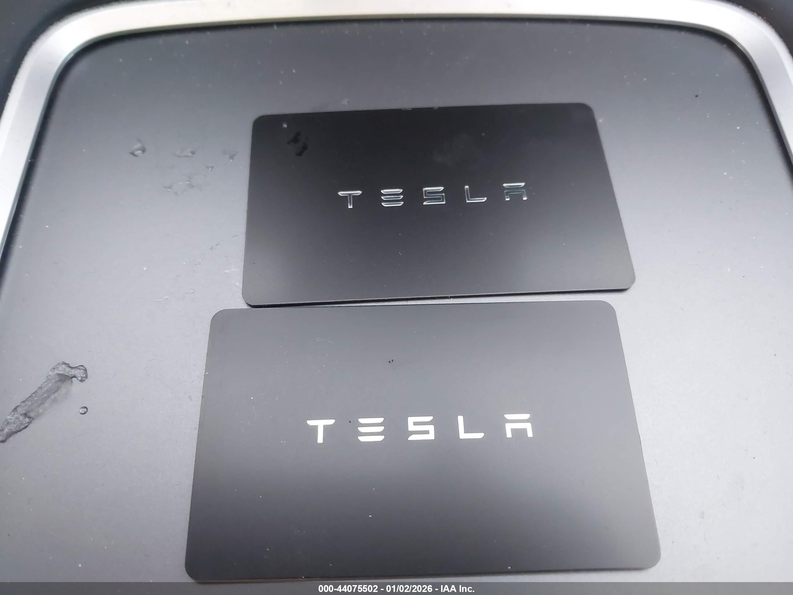 TESLA MODEL image 11