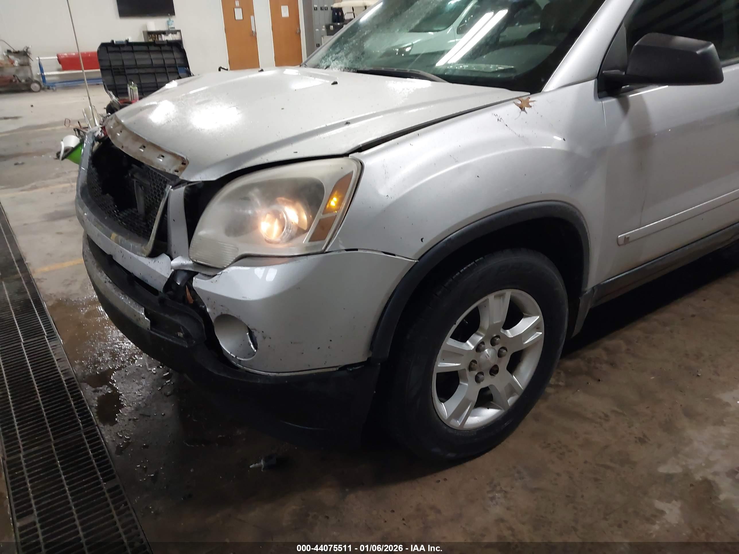 GMC ACADIA image 6