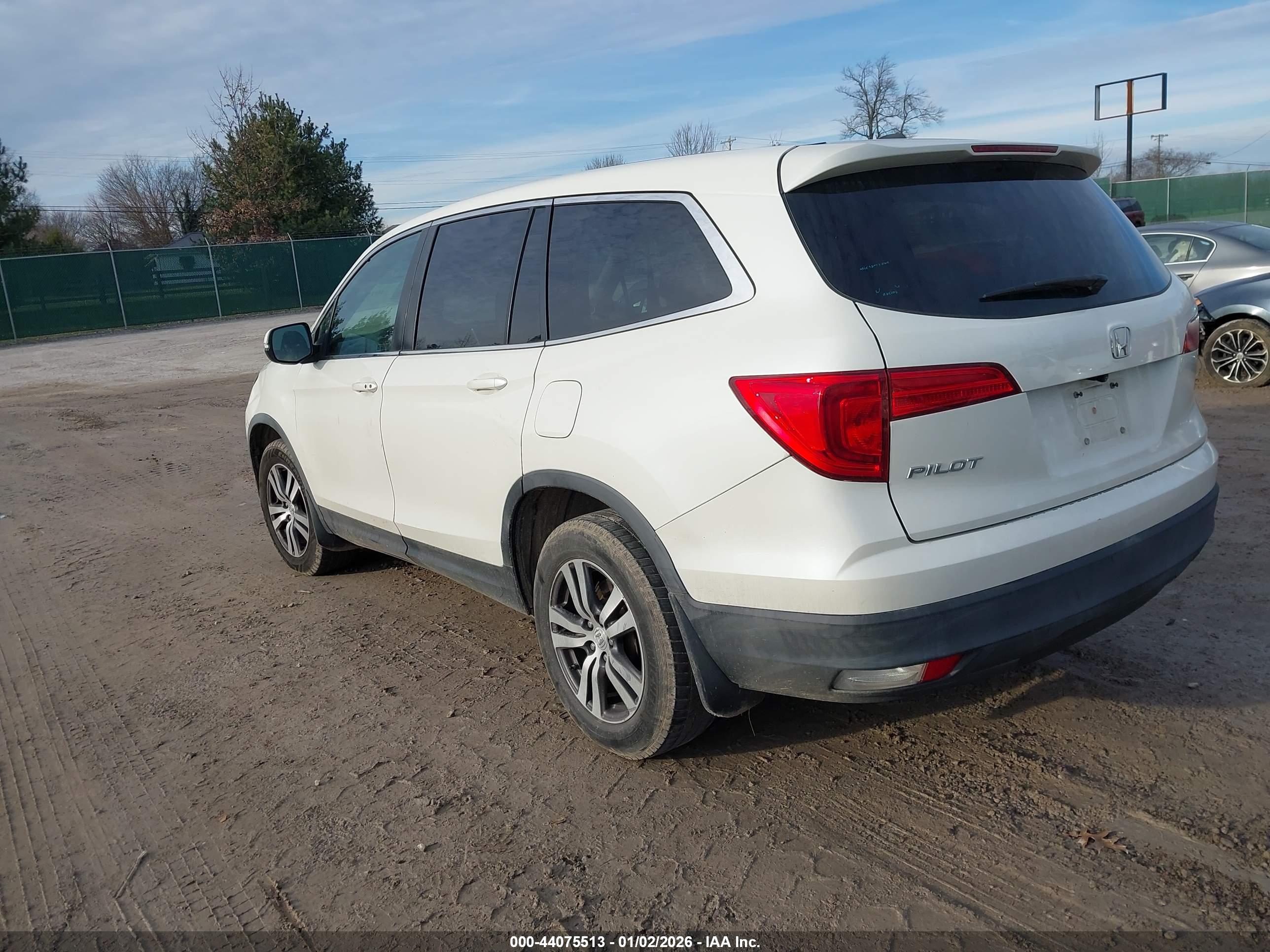 HONDA PILOT image 3
