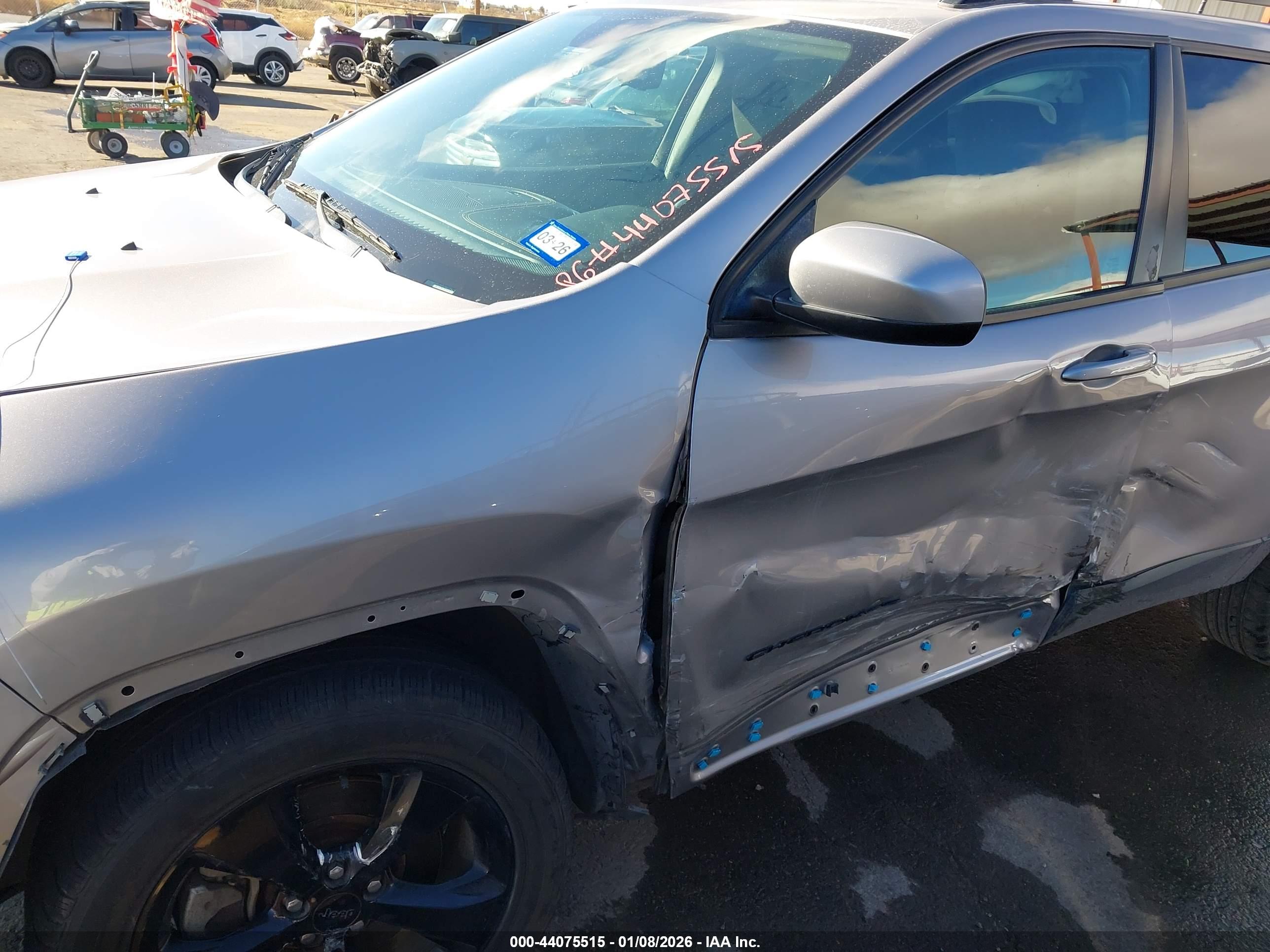 JEEP CHEROKEE image 6