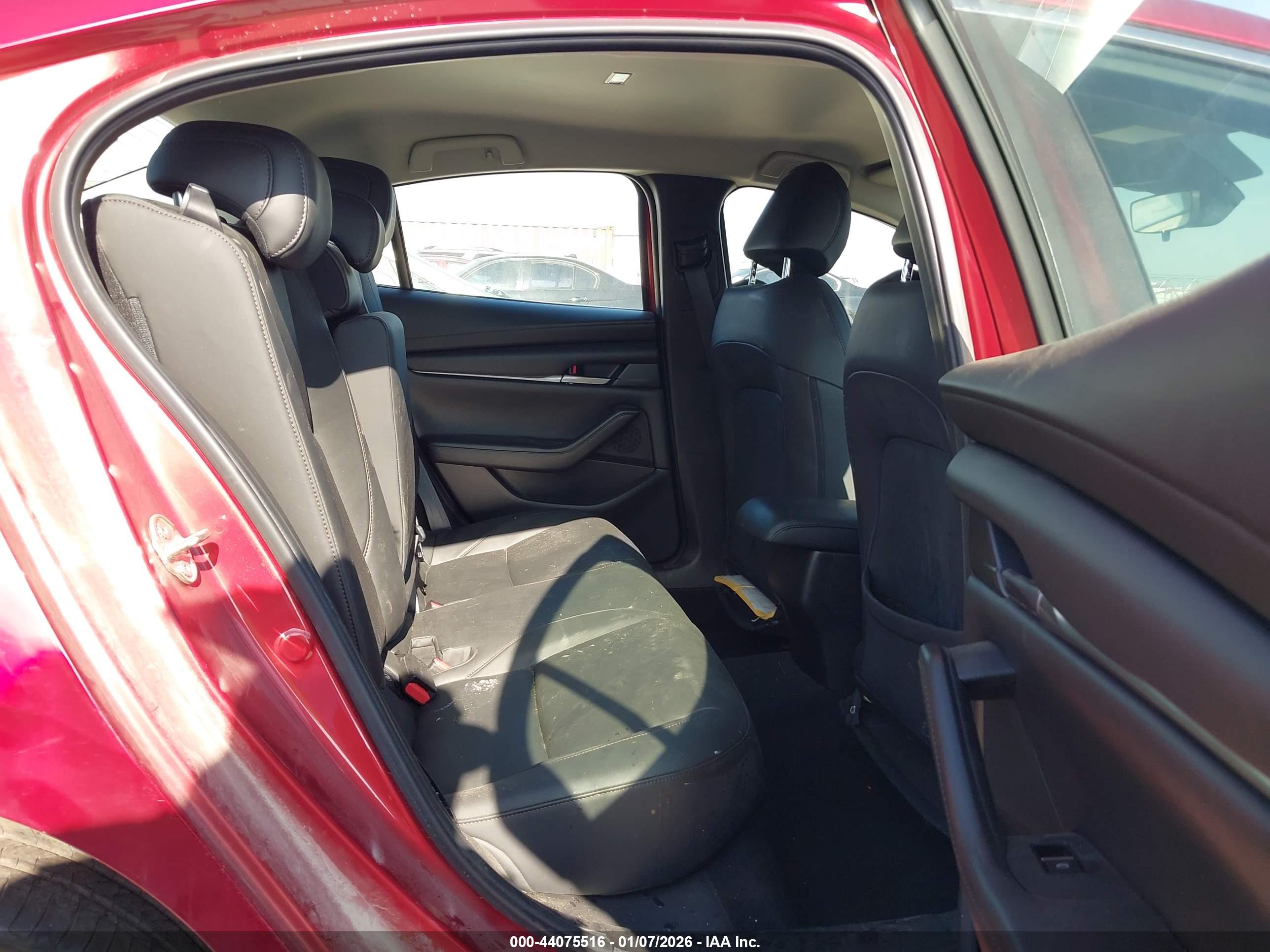 MAZDA MAZDA3 image 8