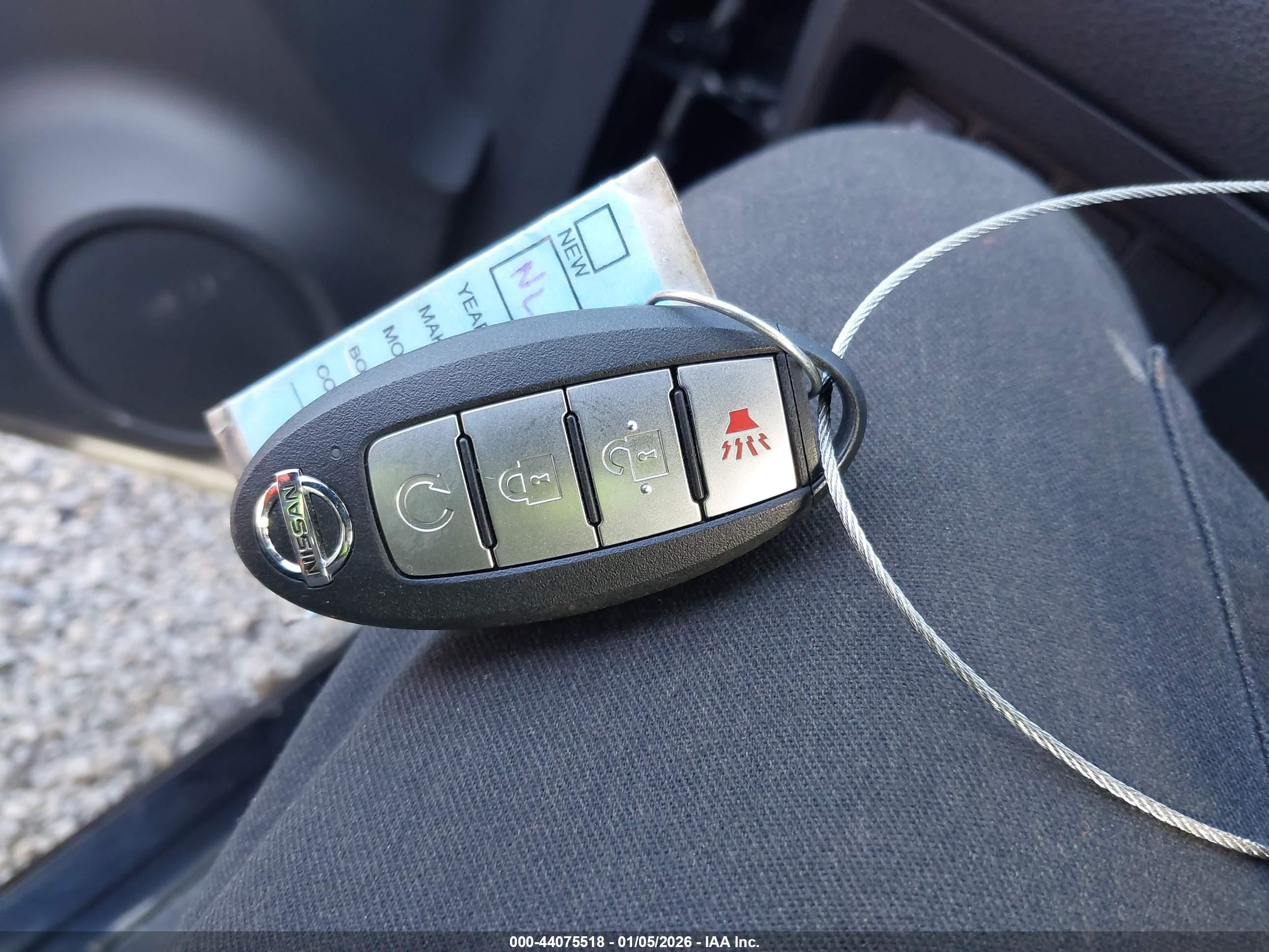 NISSAN ROGUE image 11