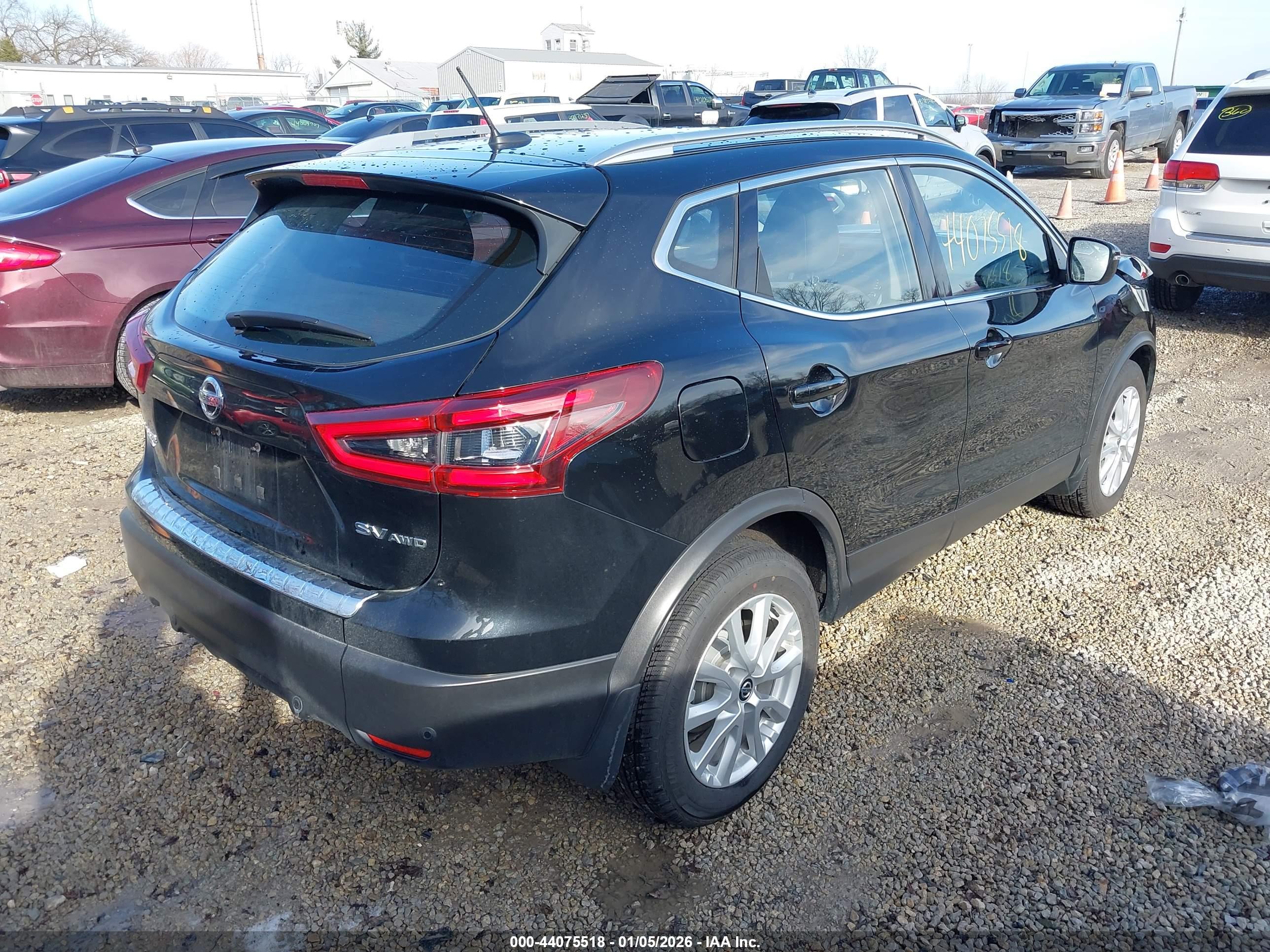 NISSAN ROGUE image 4
