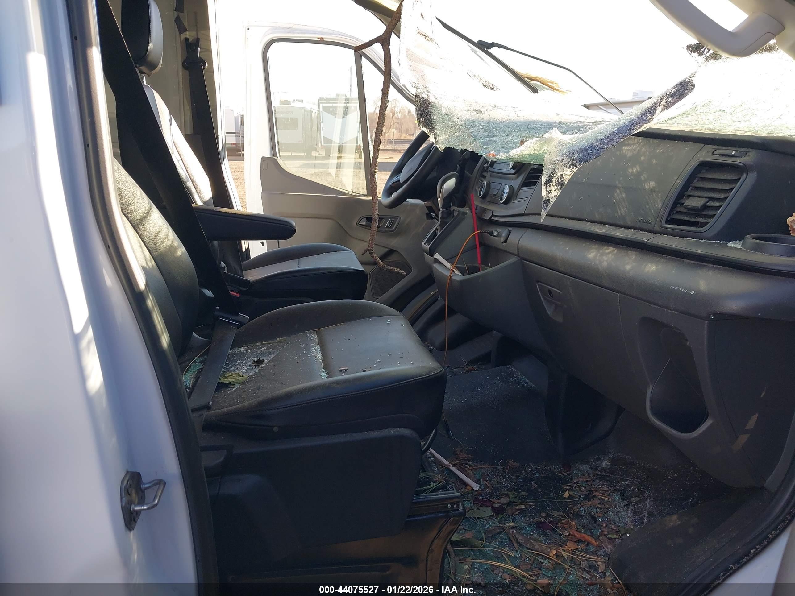 FORD TRANSIT-250 image 5
