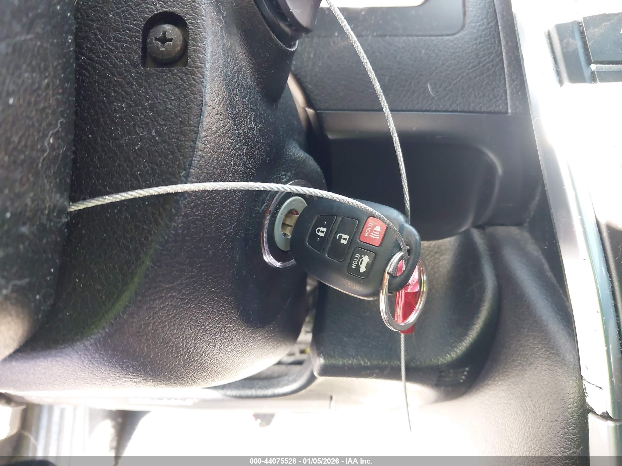 TOYOTA CAMRY image 11