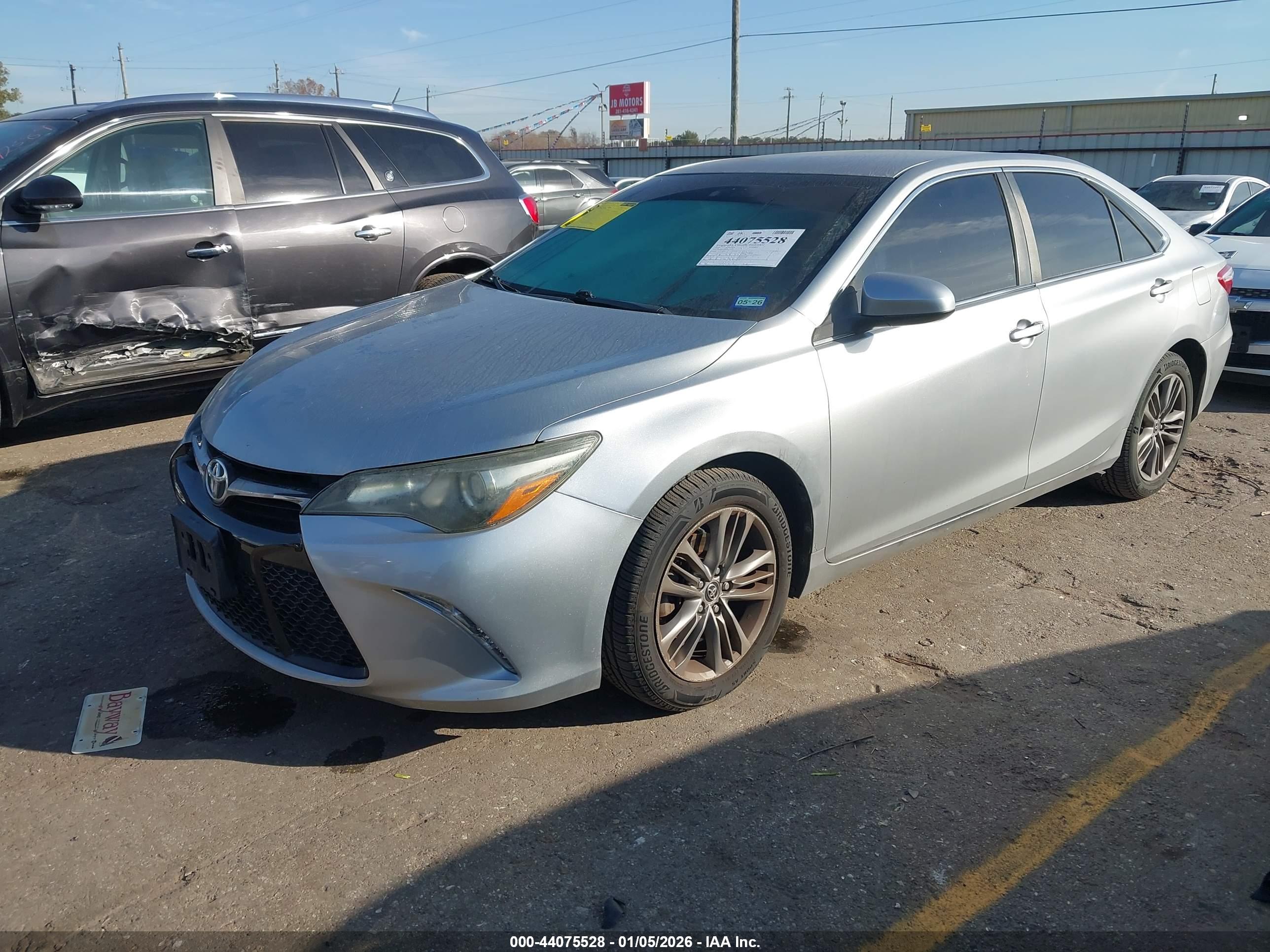TOYOTA CAMRY image 2