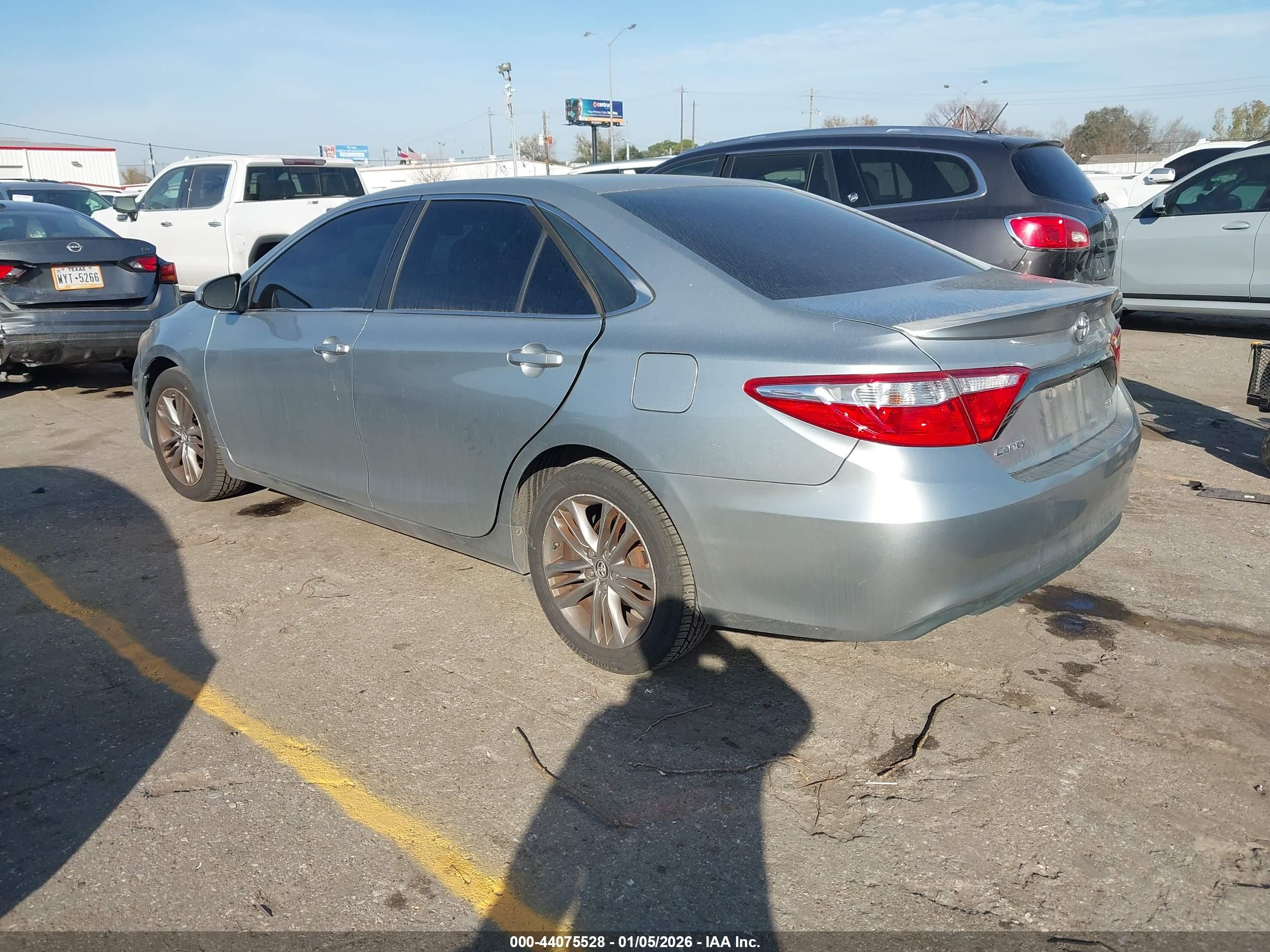 TOYOTA CAMRY image 3