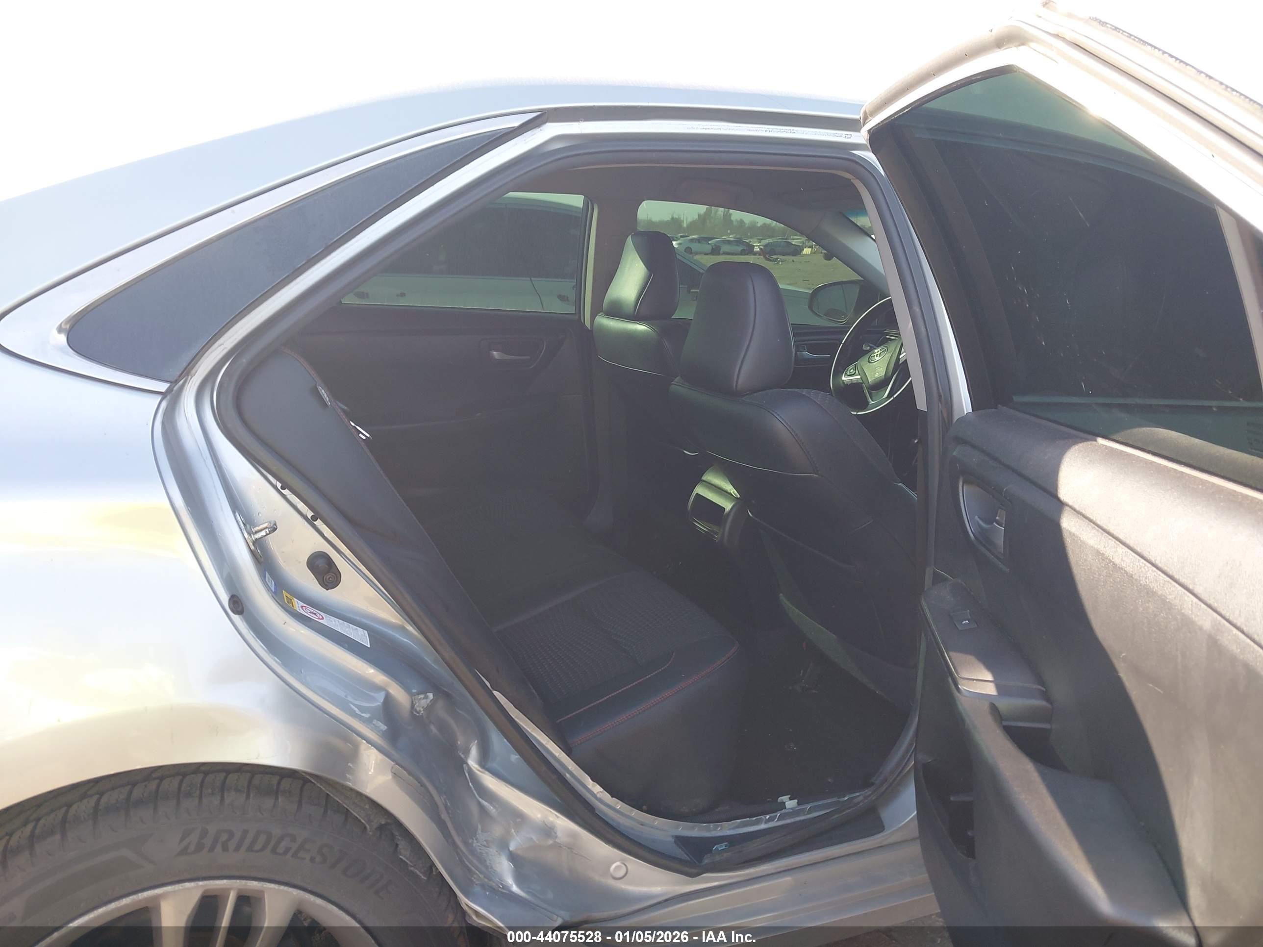 TOYOTA CAMRY image 8