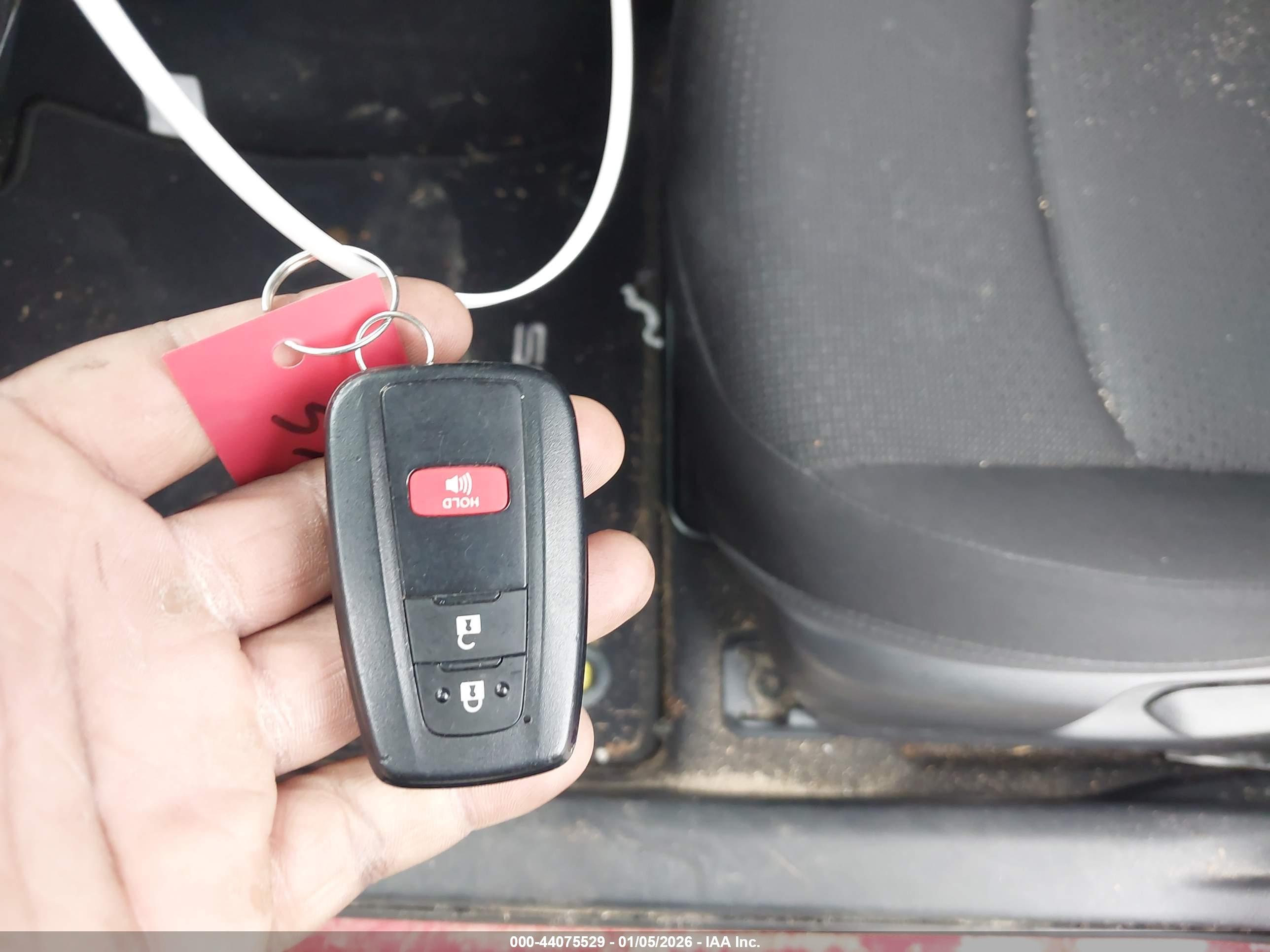 TOYOTA PRIUS image 11