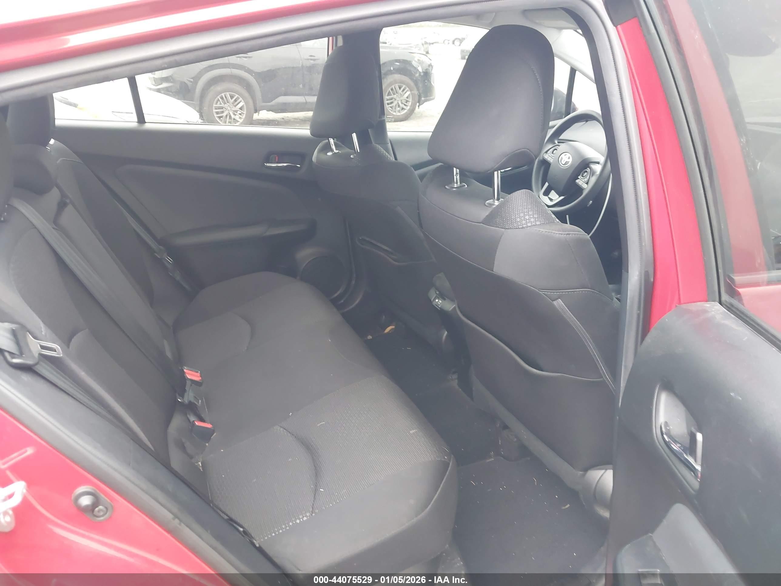 TOYOTA PRIUS image 8