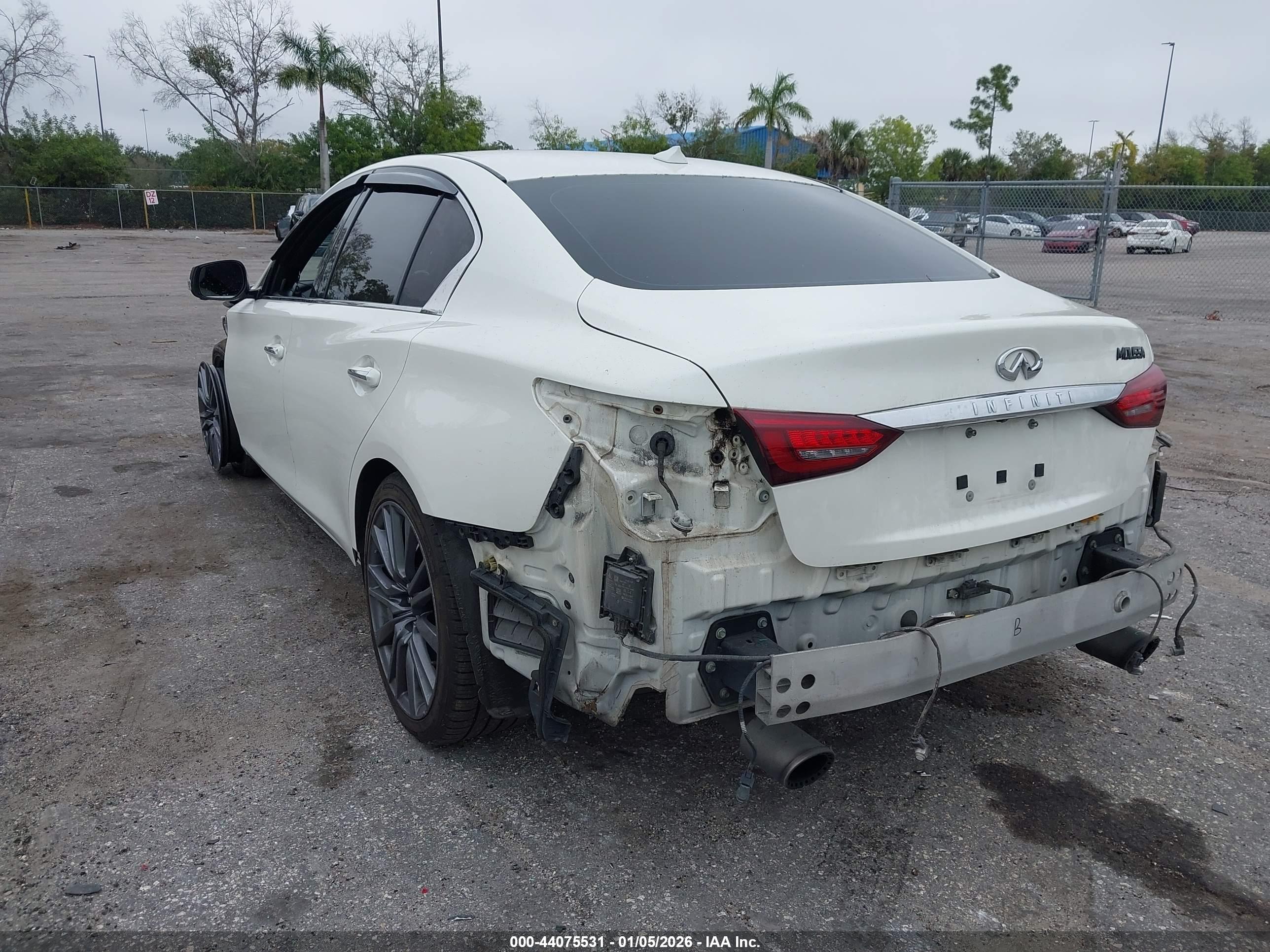 INFINITI Q50 image 3