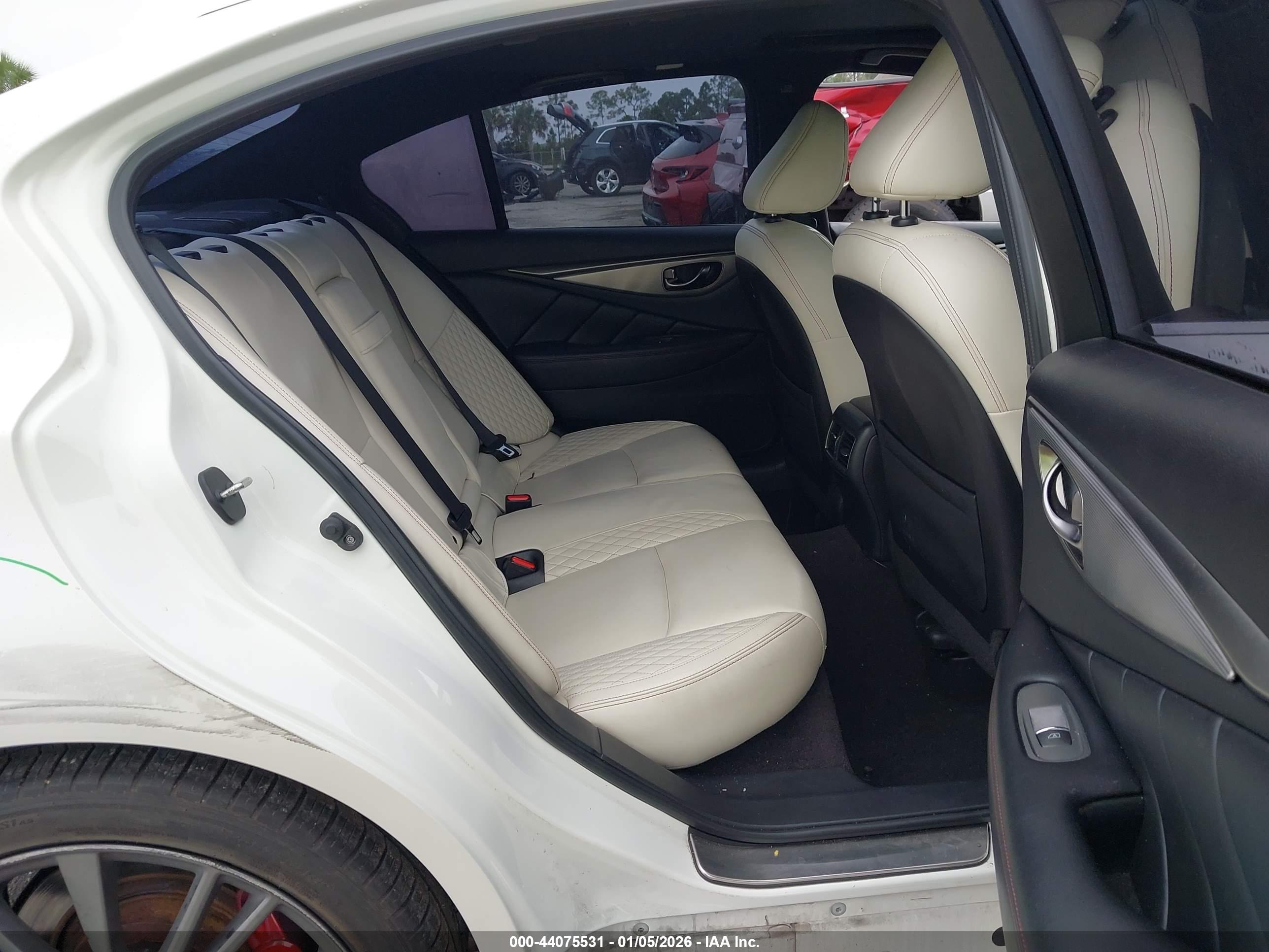 INFINITI Q50 image 8