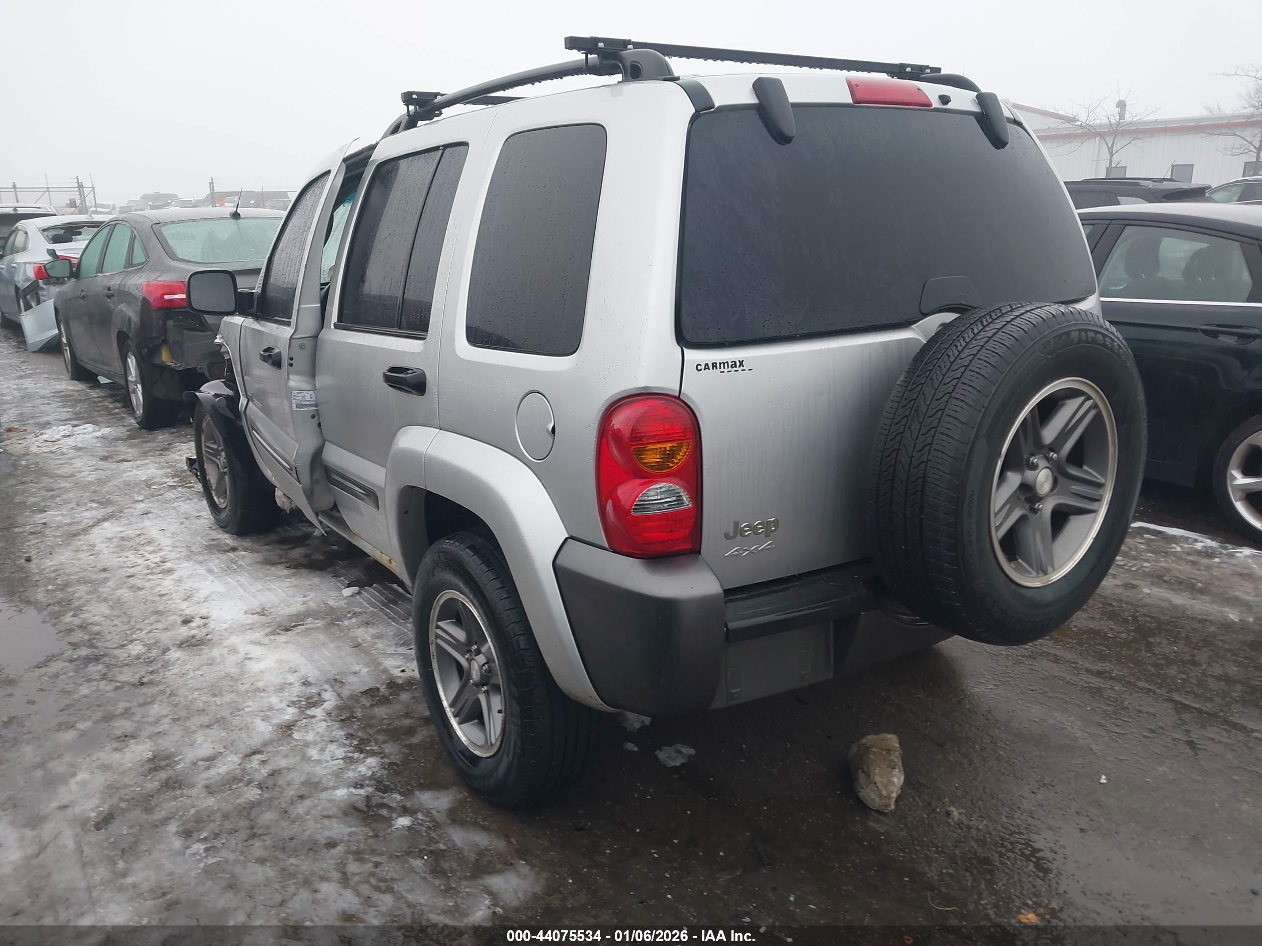 JEEP LIBERTY image 3