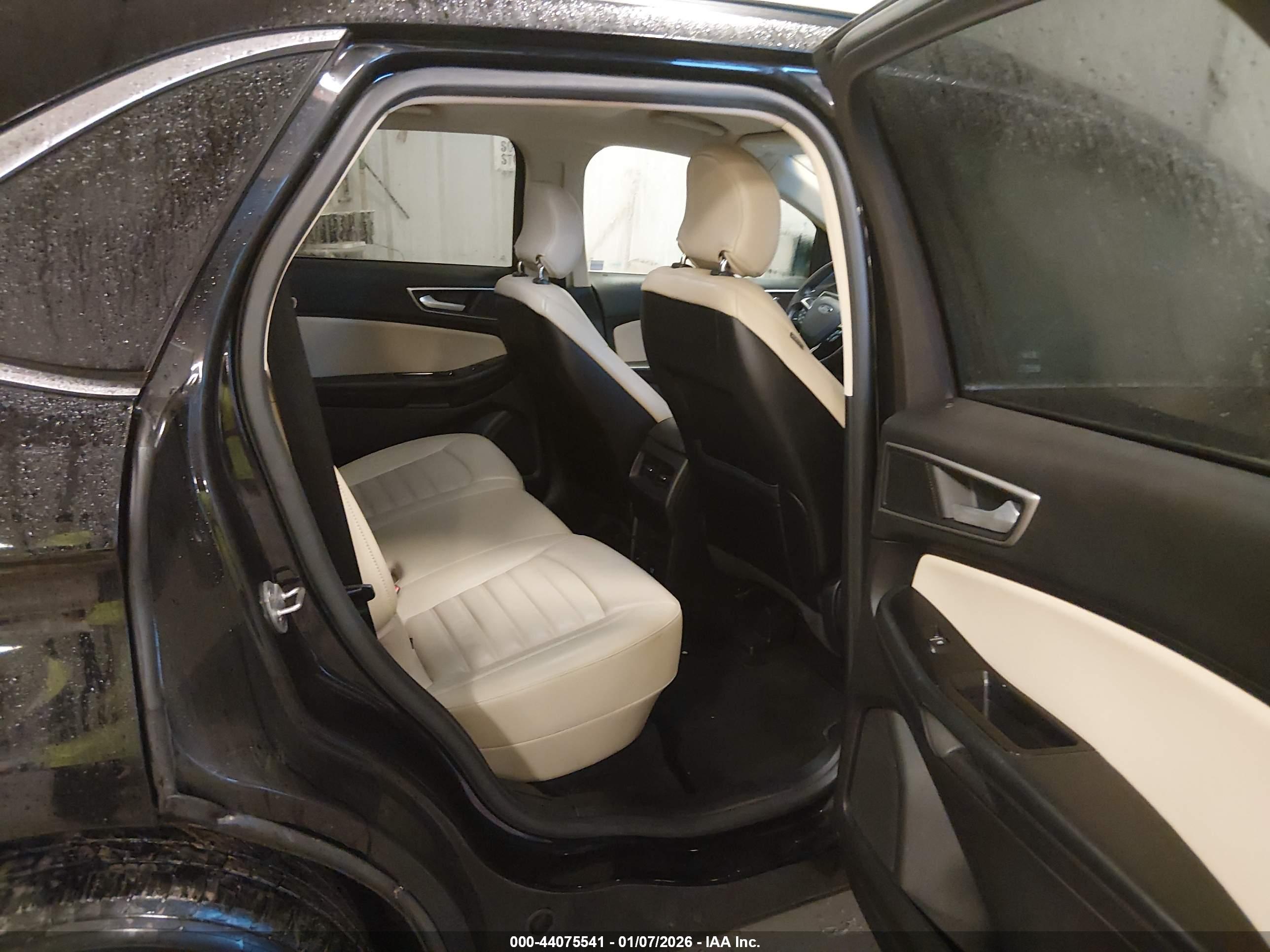 FORD EDGE image 8