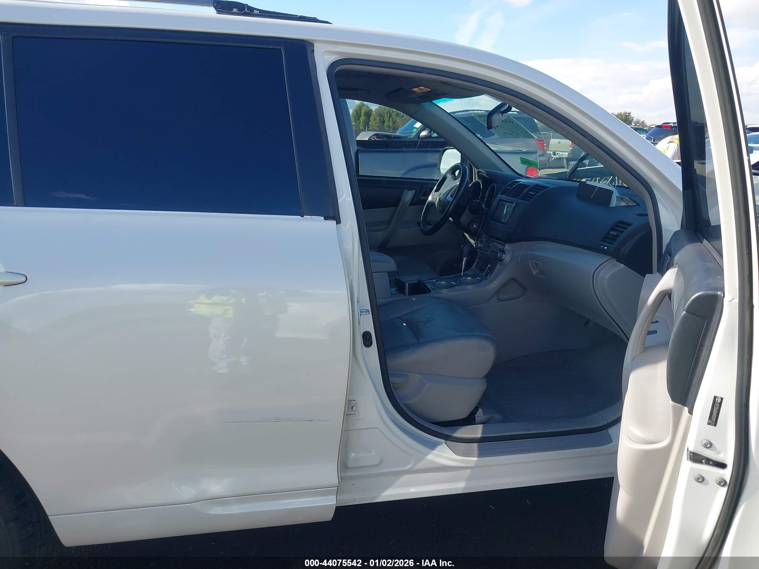 TOYOTA HIGHLANDER image 5