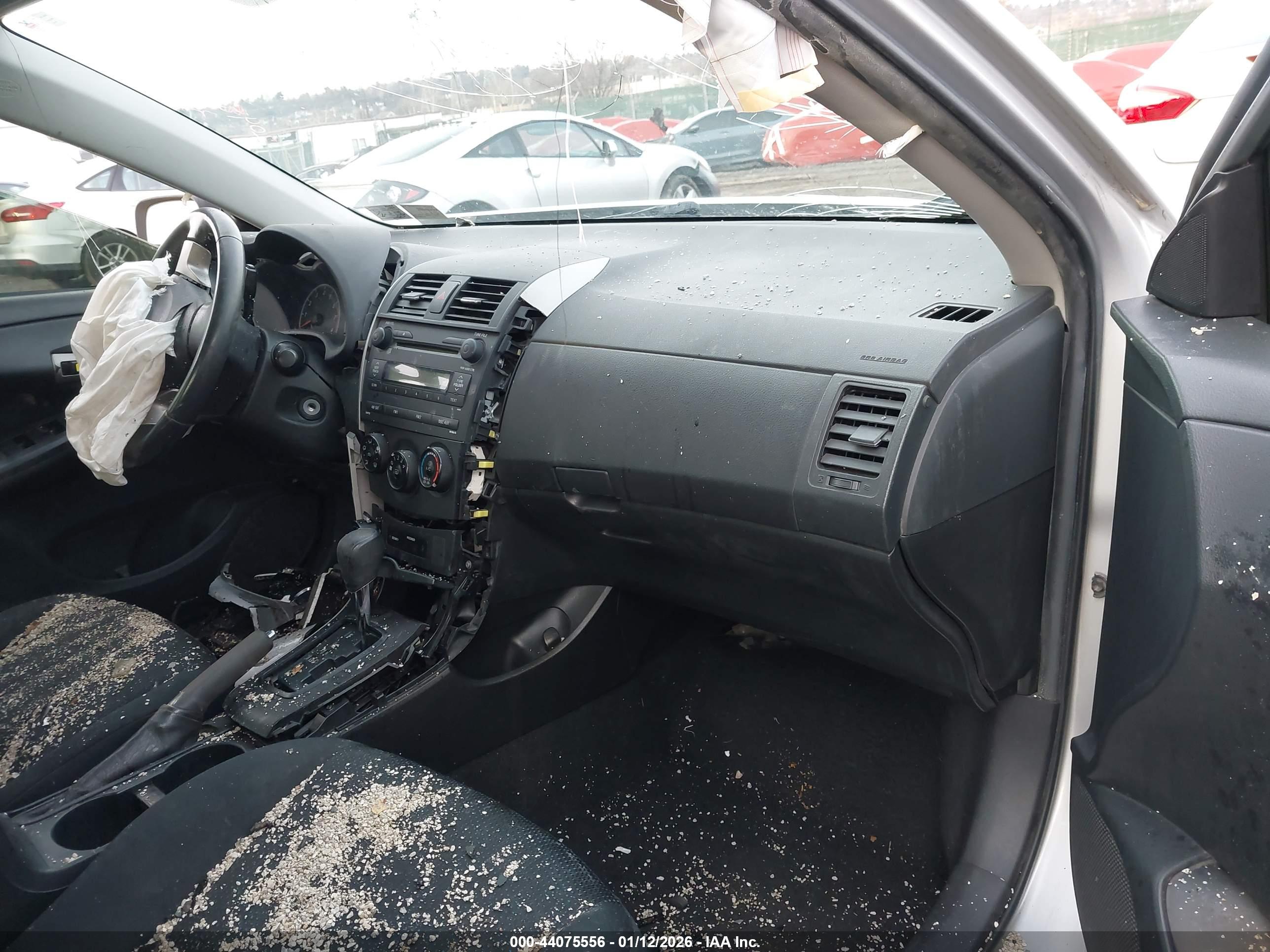 TOYOTA COROLLA image 5
