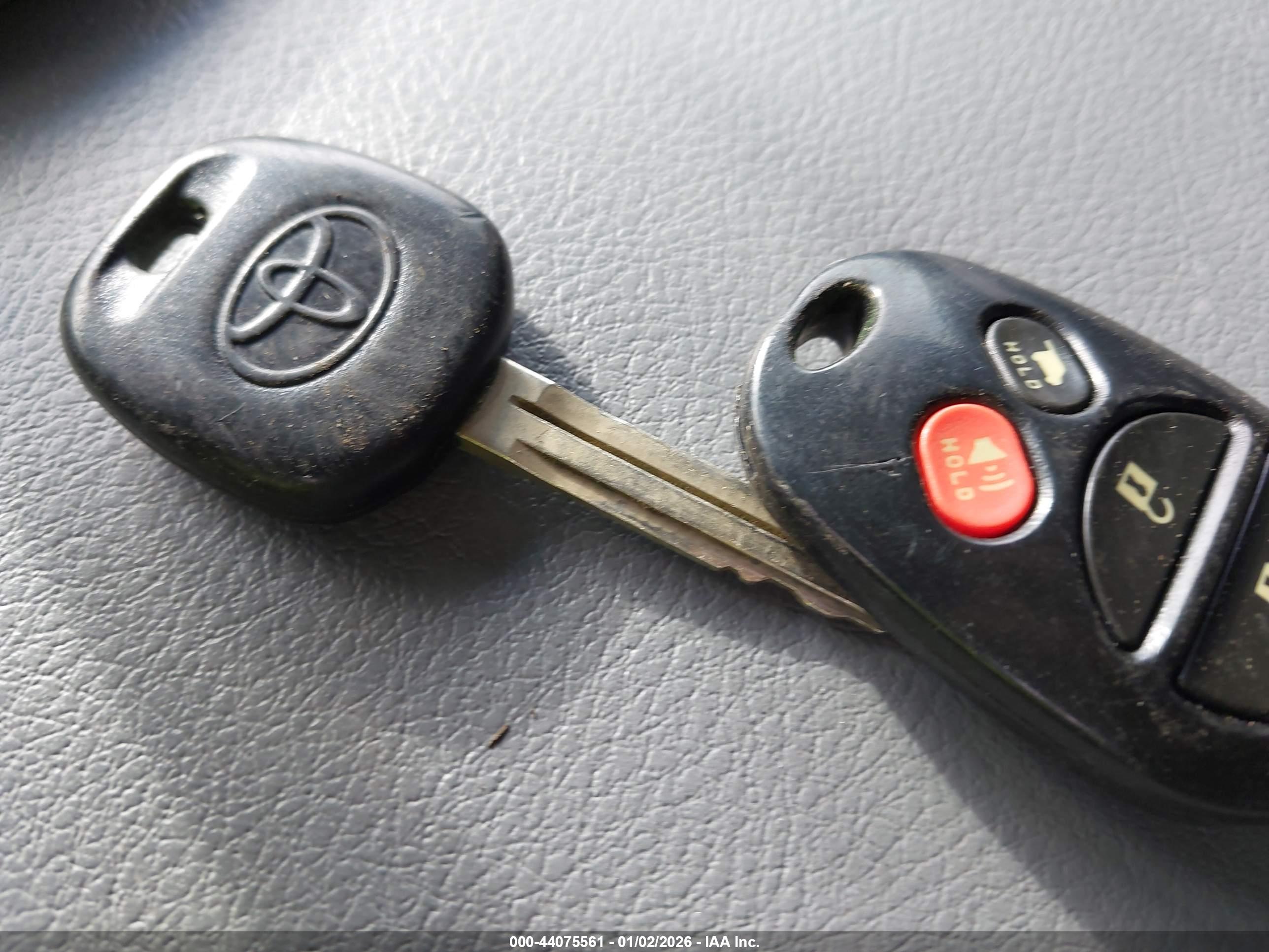 TOYOTA SEQUOIA image 11