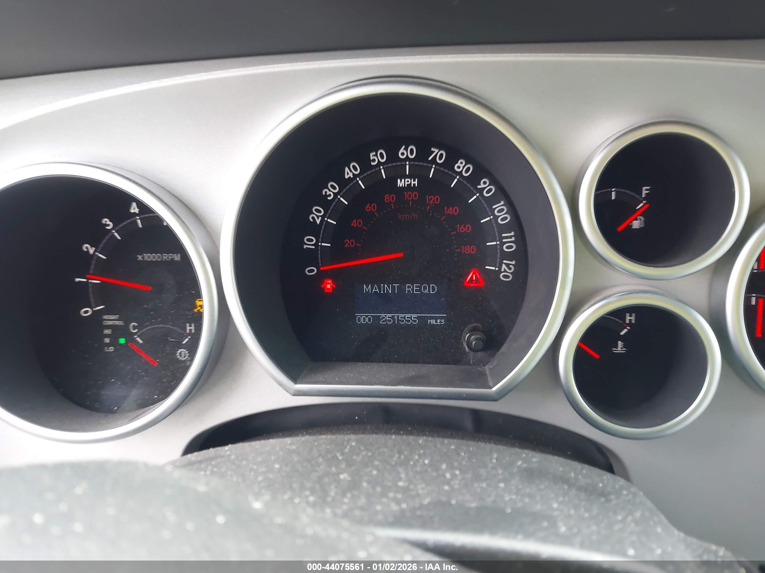 TOYOTA SEQUOIA image 7