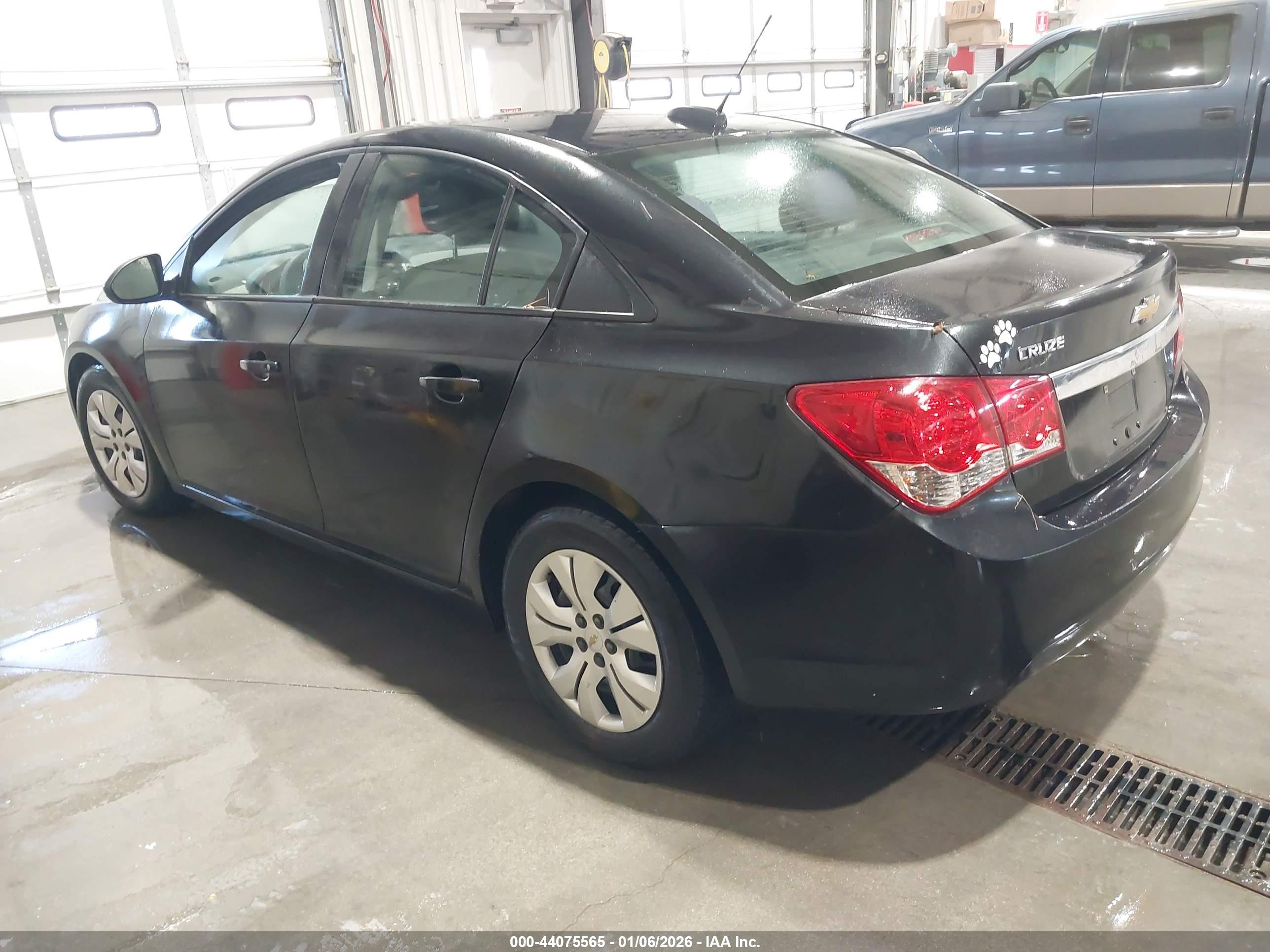 CHEVROLET CRUZE image 3