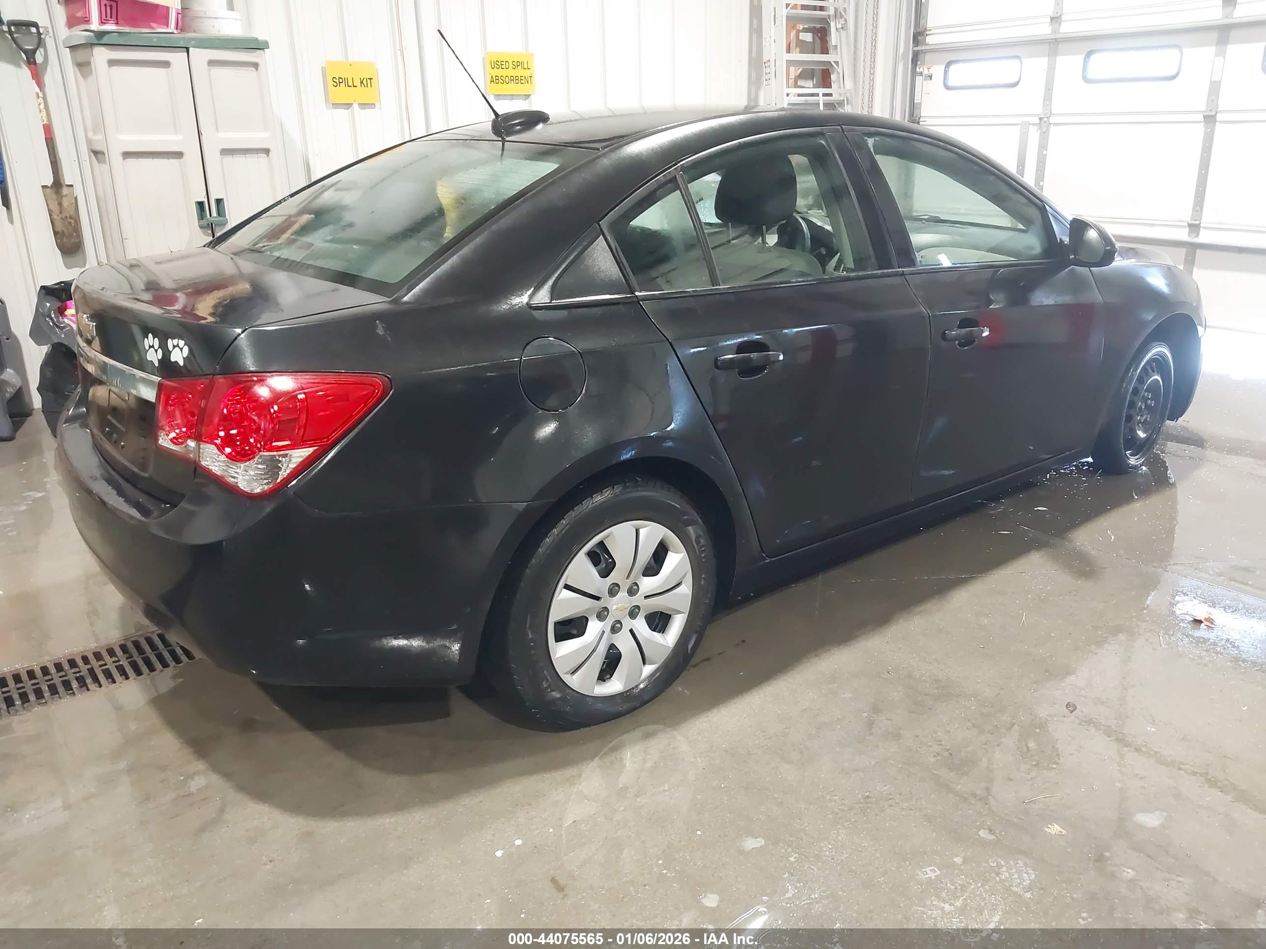 CHEVROLET CRUZE image 4