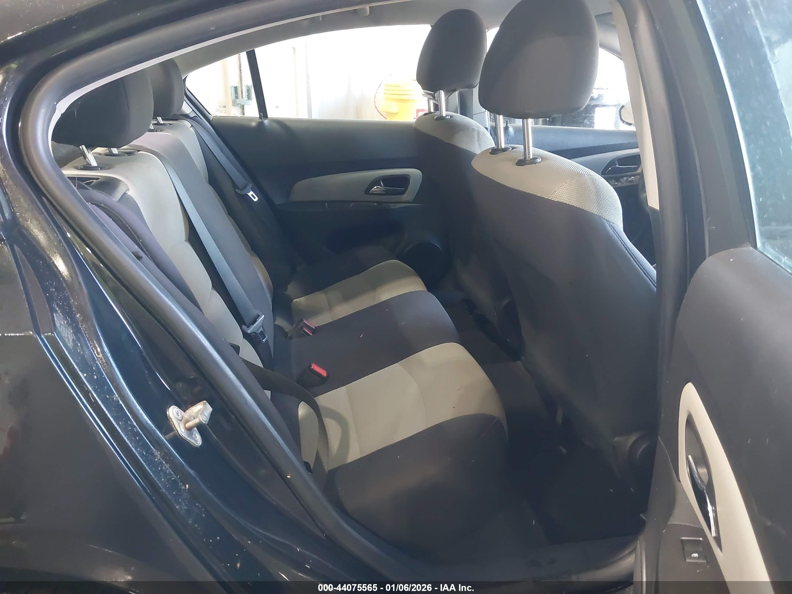 CHEVROLET CRUZE image 8