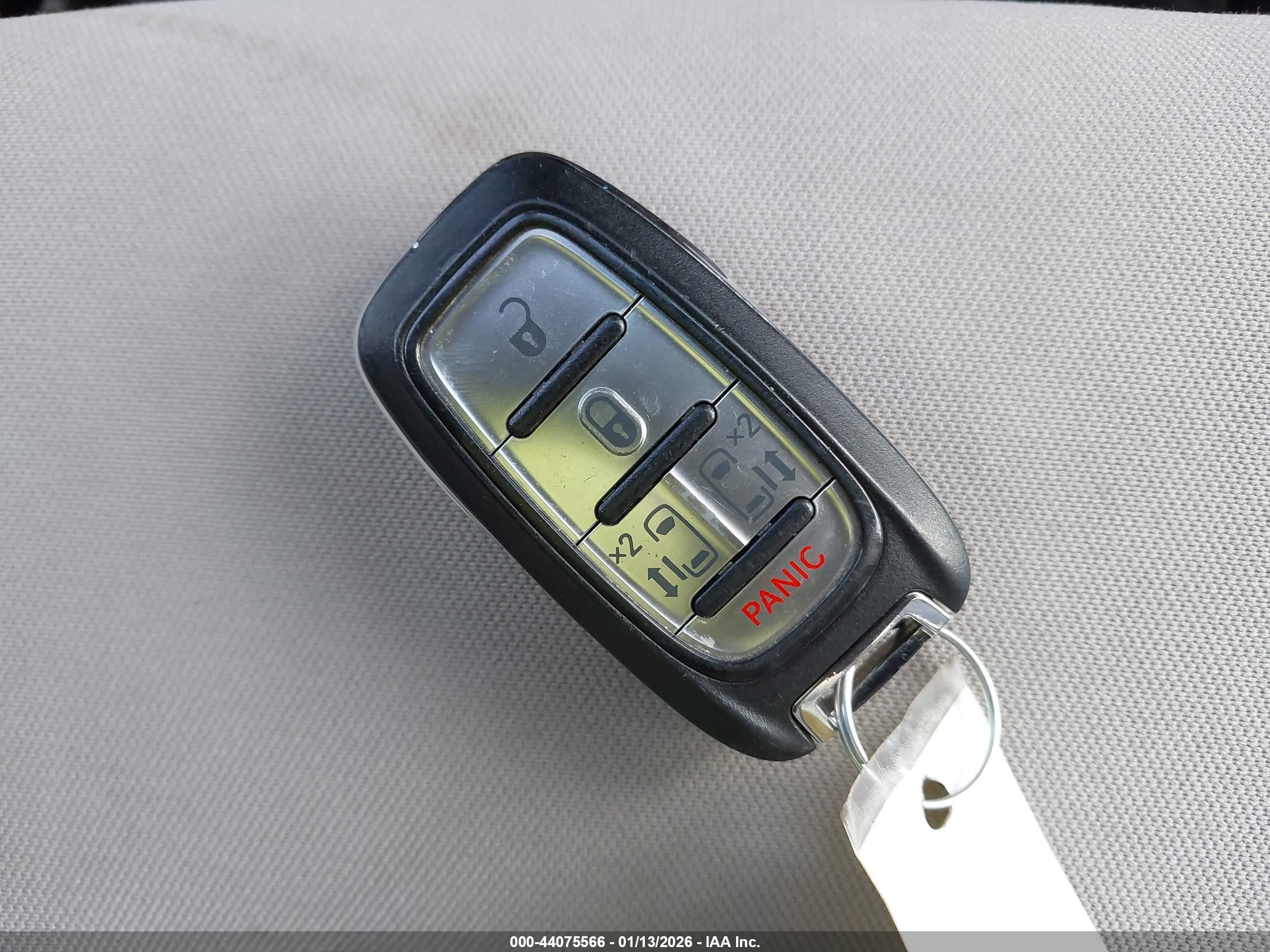 CHRYSLER PACIFICA image 11