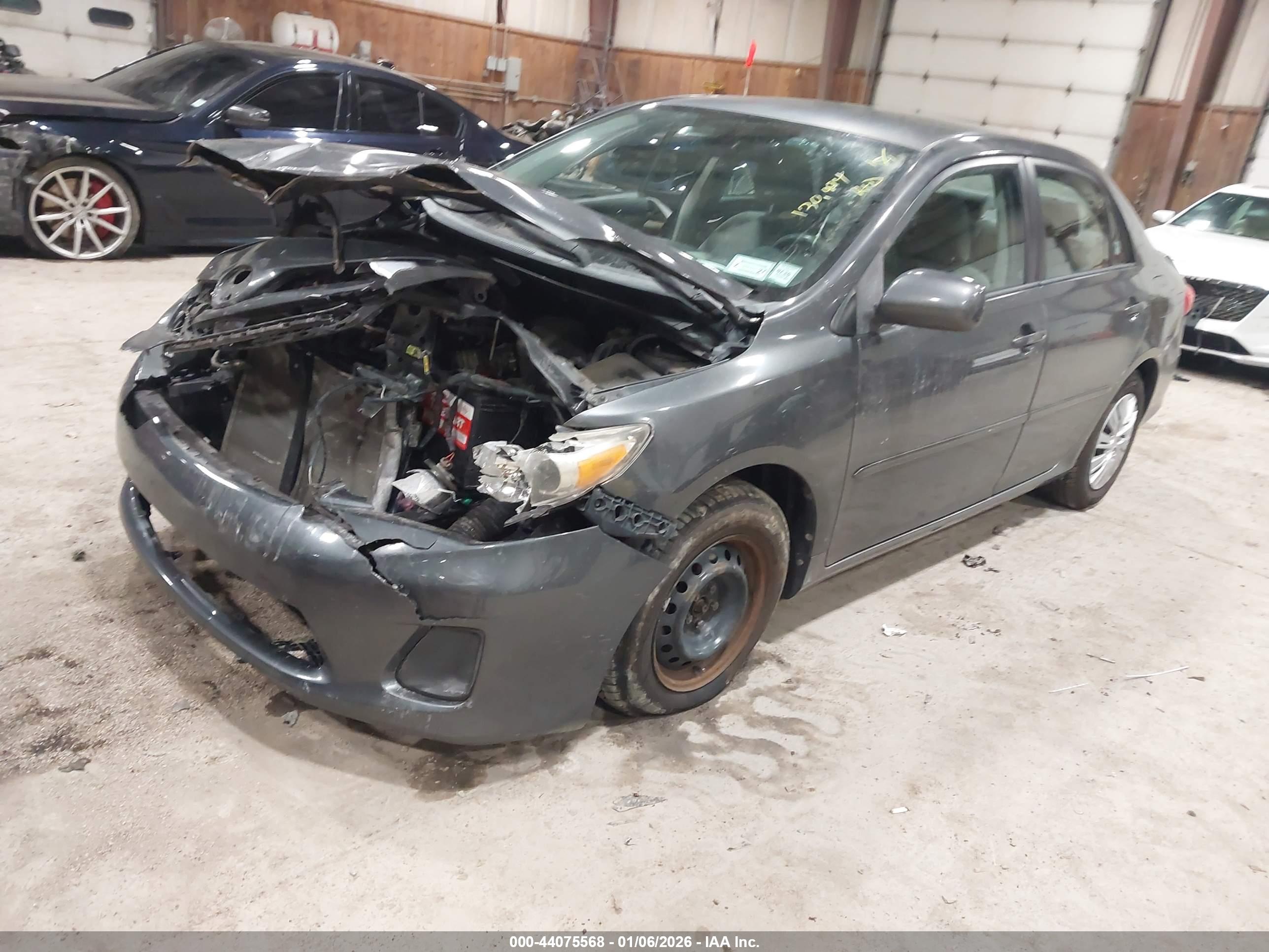 TOYOTA COROLLA image 2