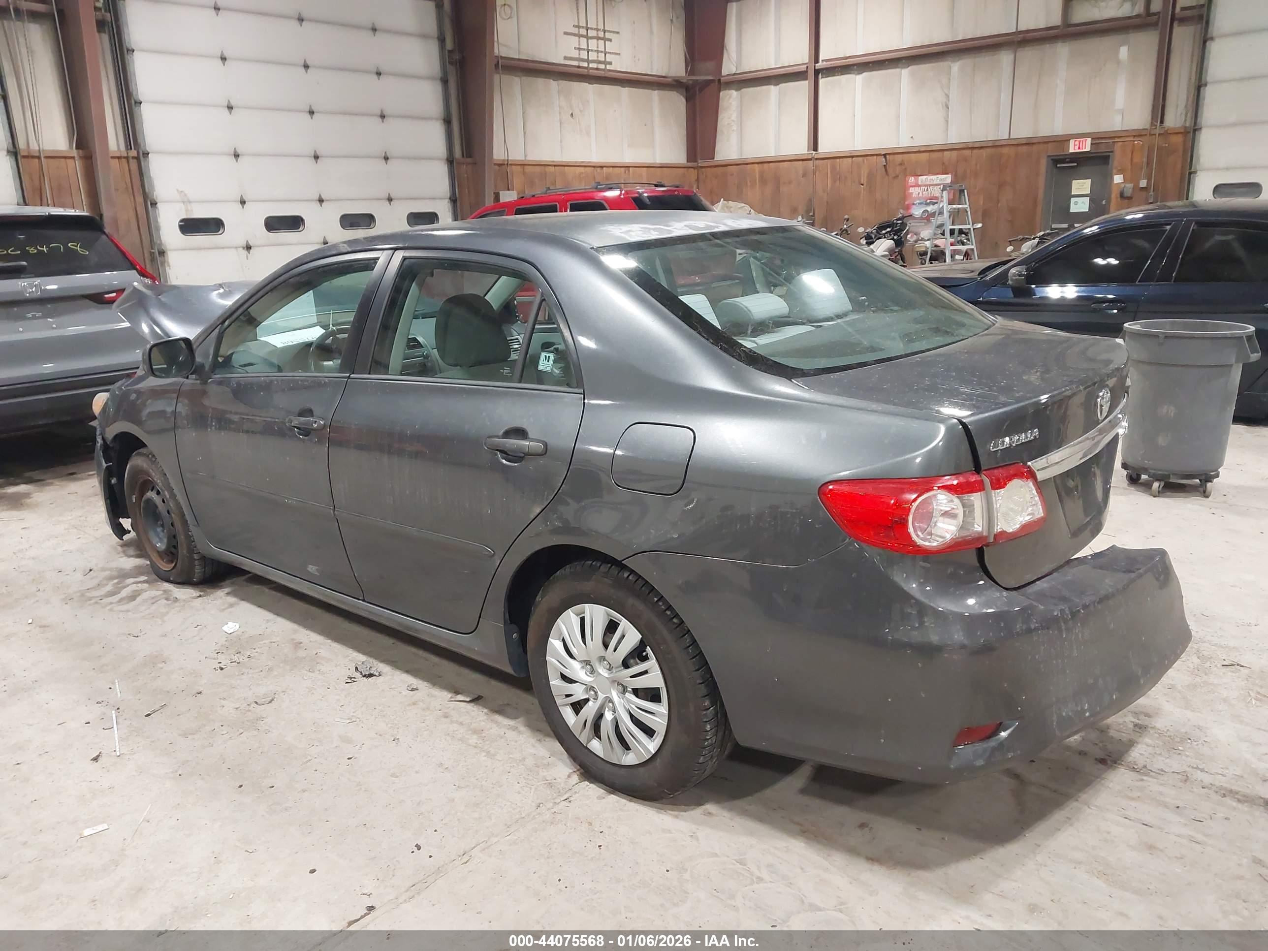 TOYOTA COROLLA image 3