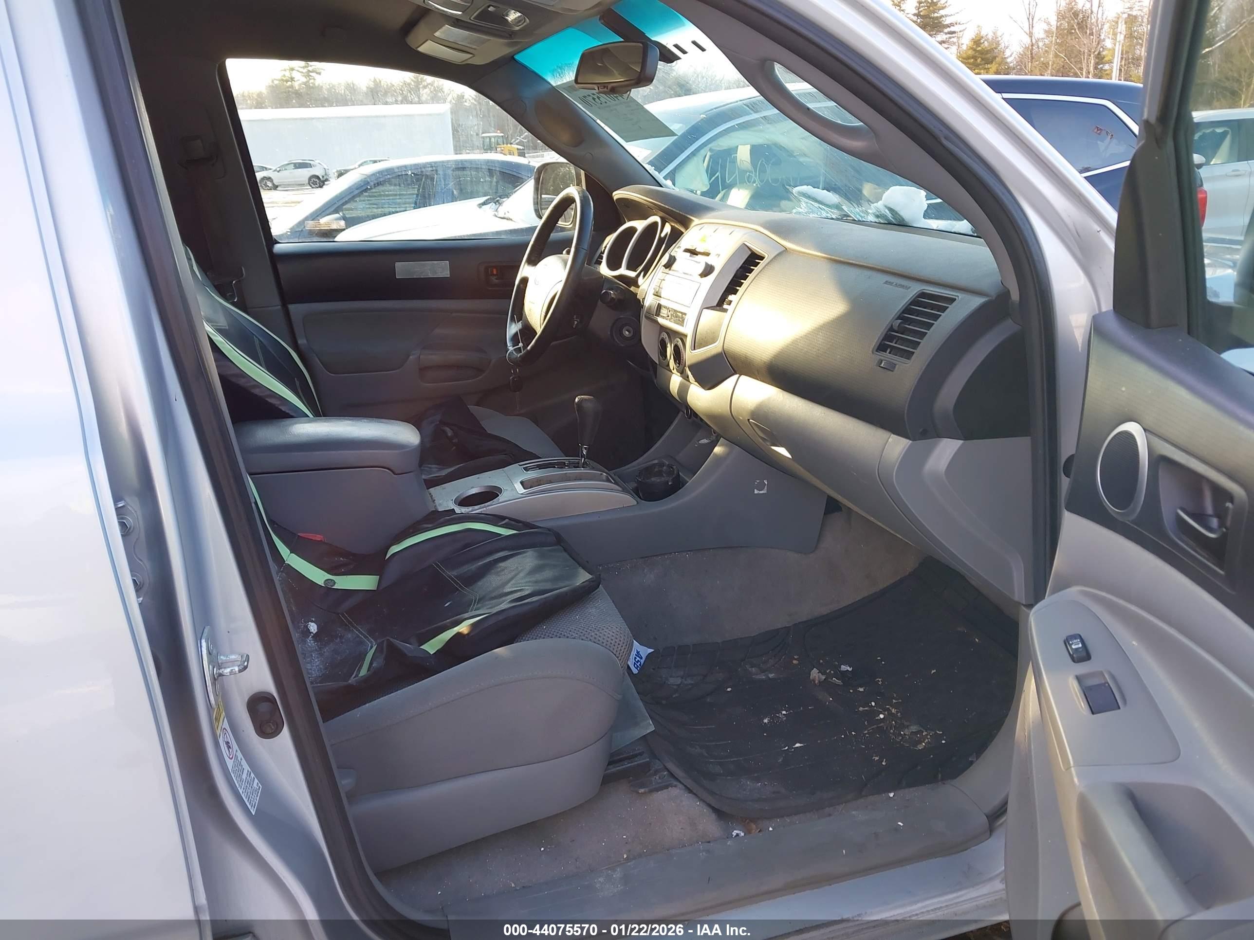 TOYOTA TACOMA image 5