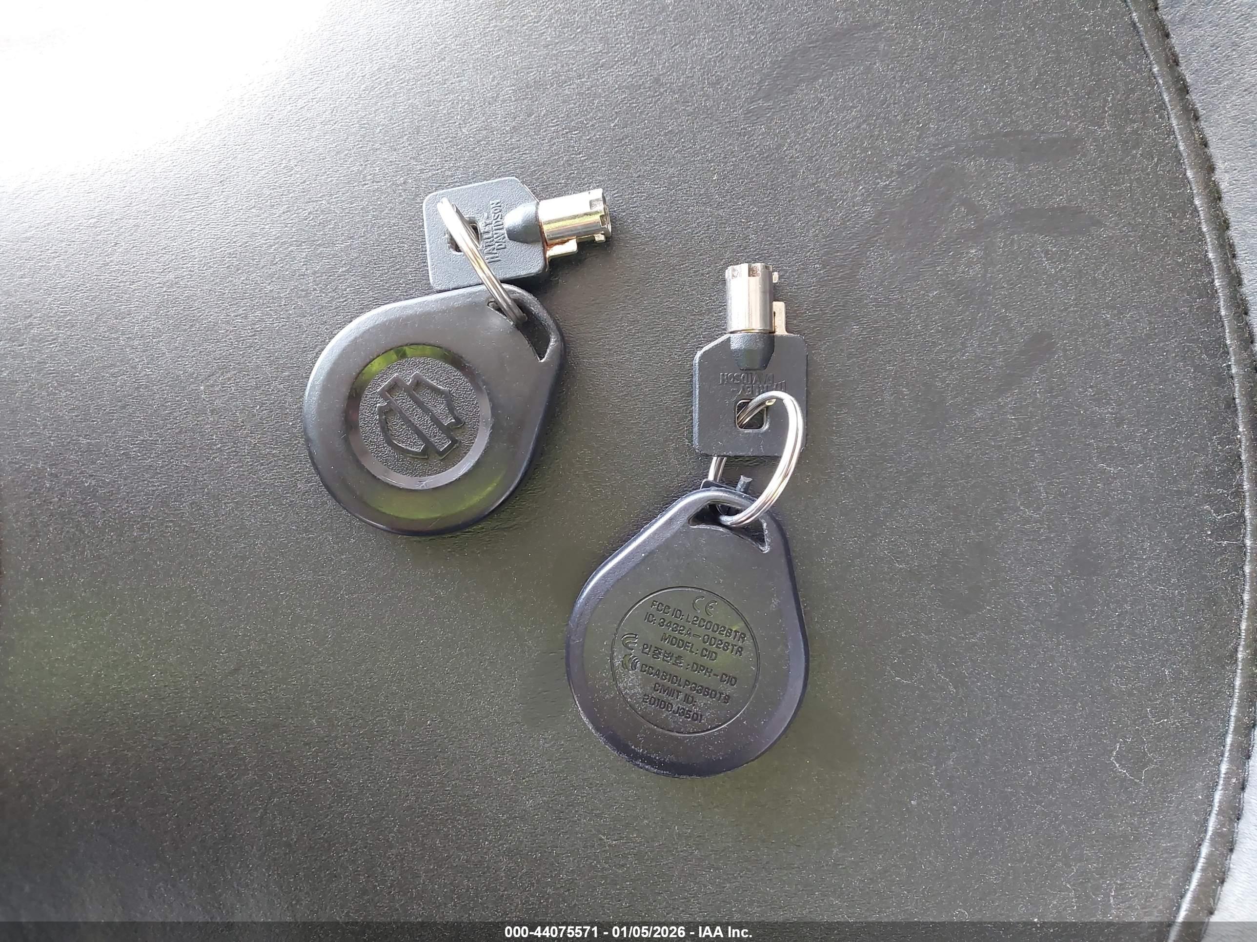 HARLEY-DAVIDSON FLHTCUL image 11
