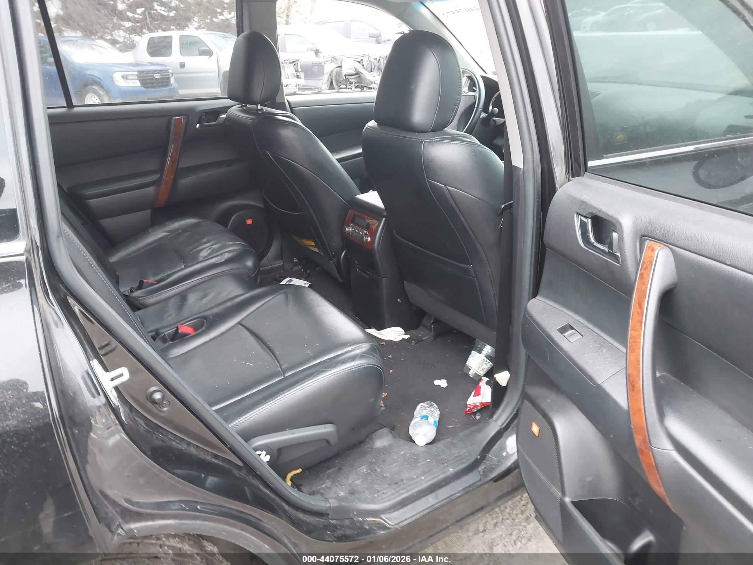 TOYOTA HIGHLANDER image 8