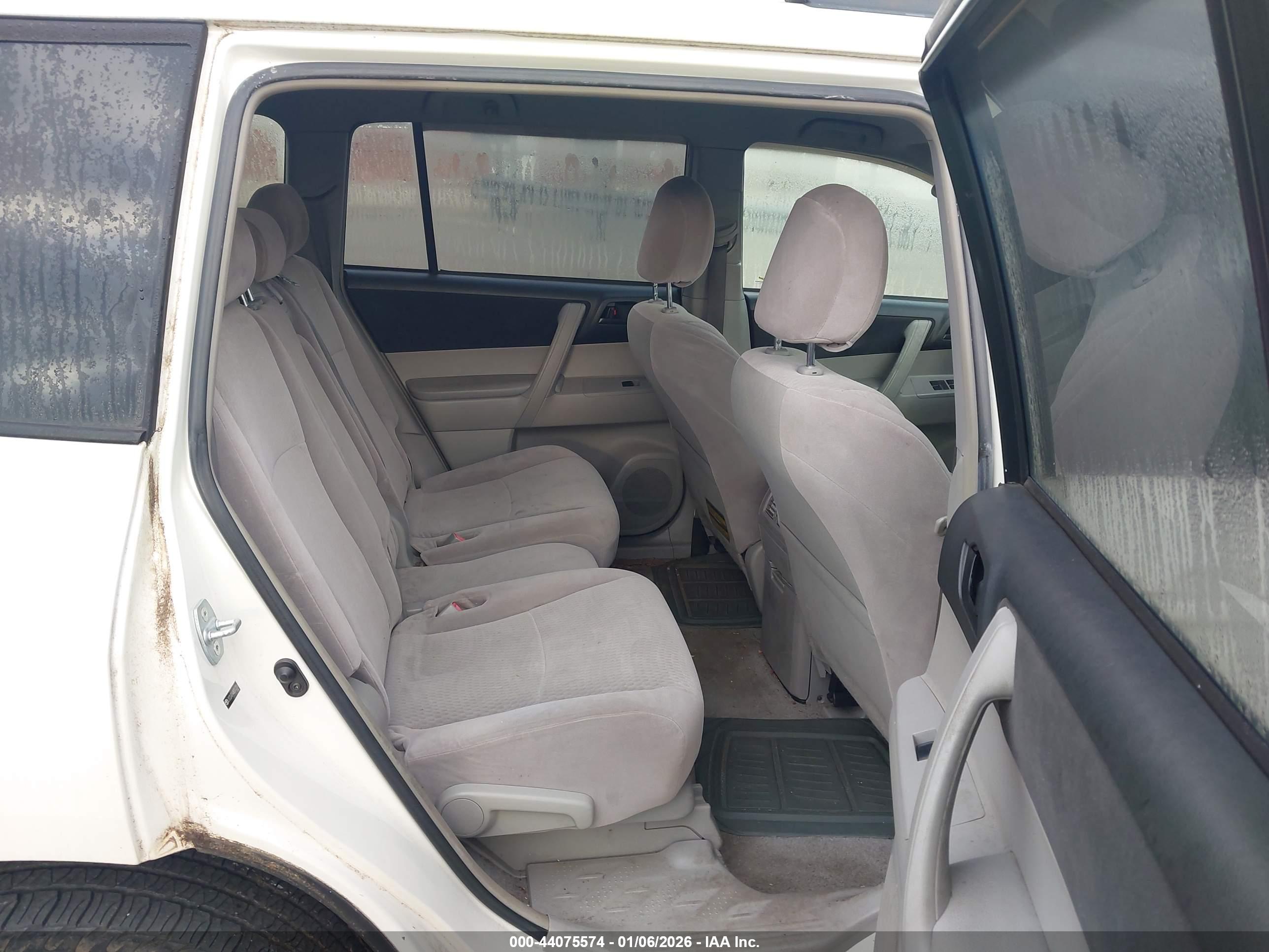 TOYOTA HIGHLANDER image 8