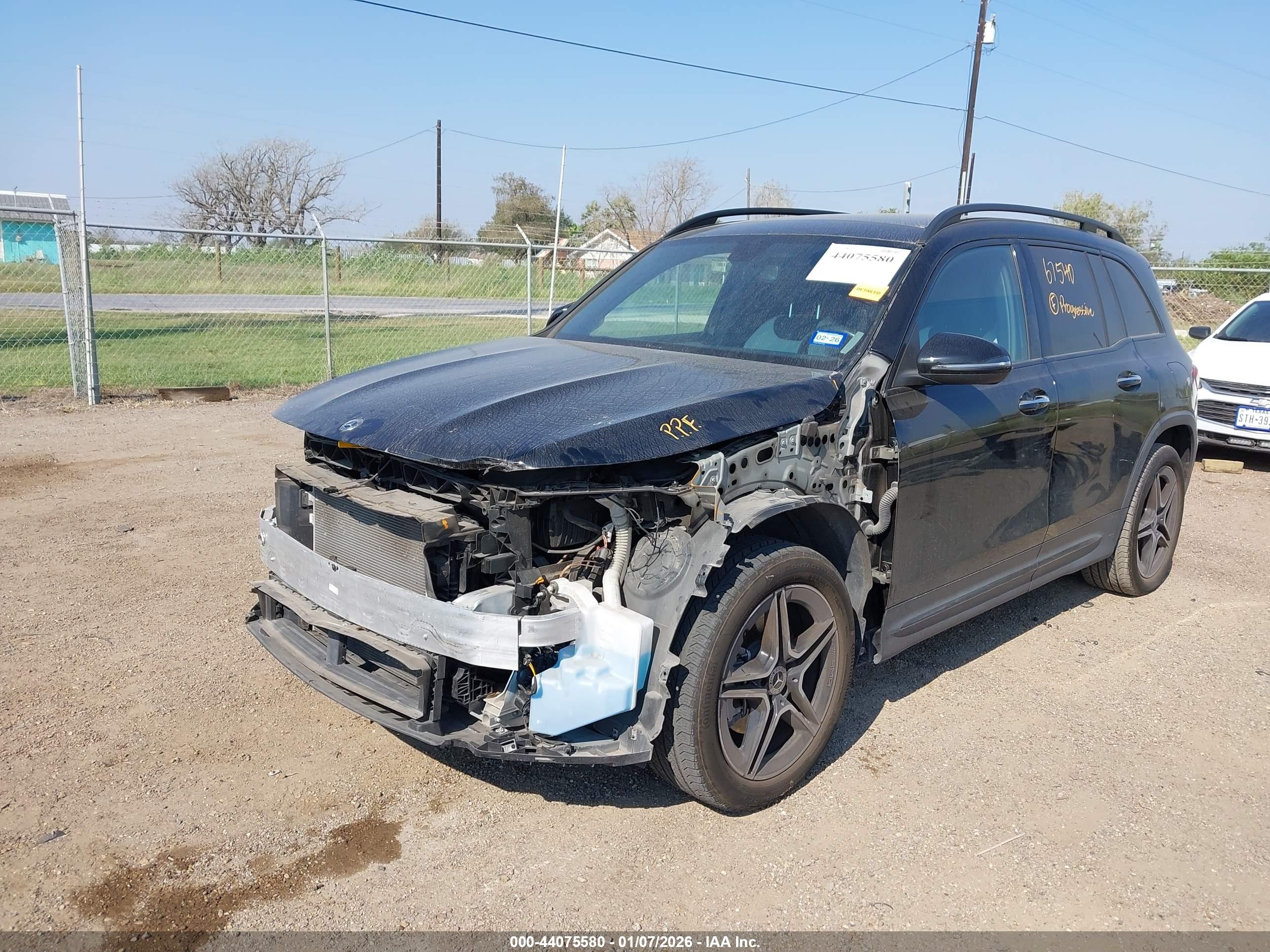 MERCEDES-BENZ GLB image 6