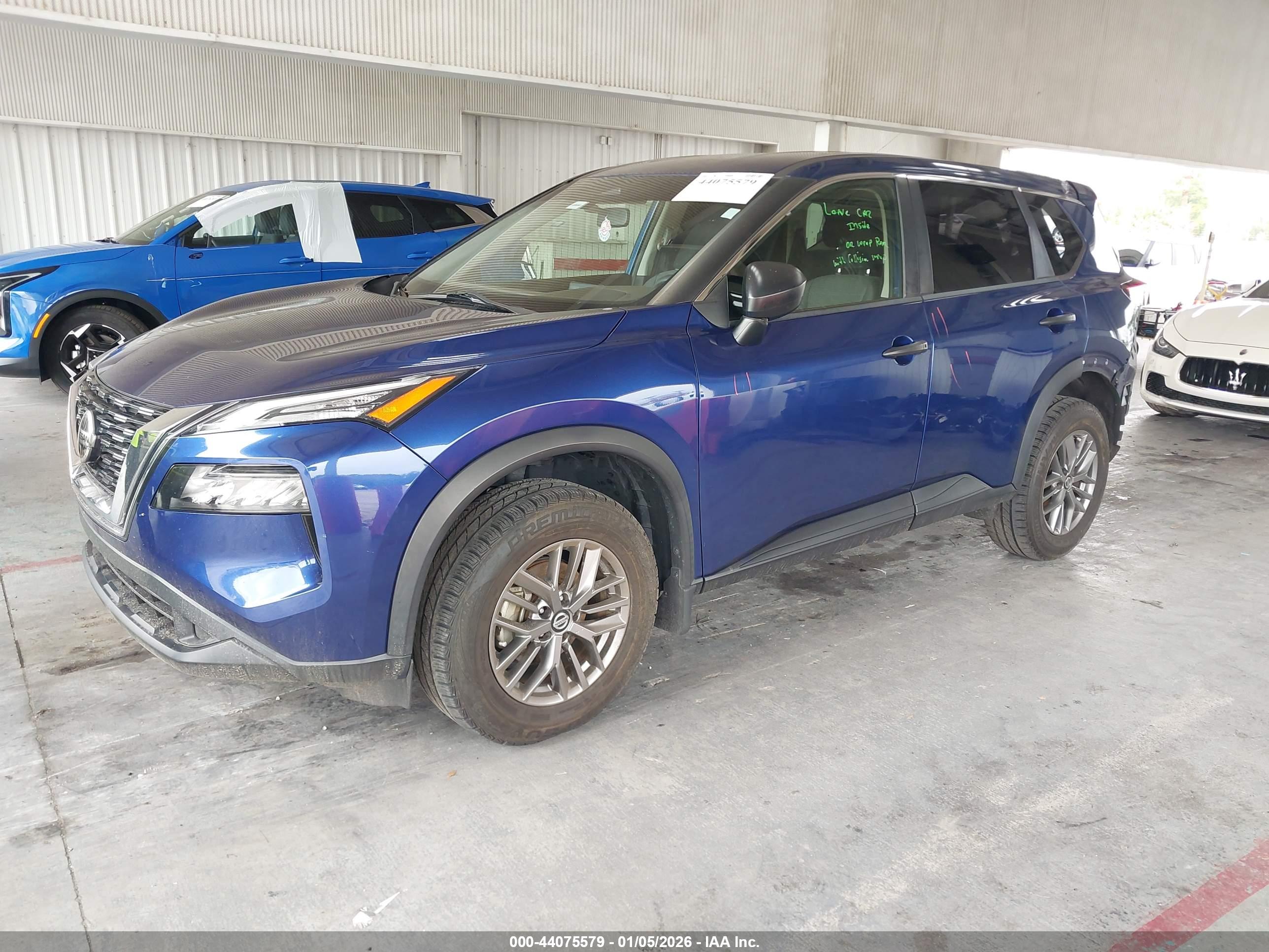 NISSAN ROGUE image 2