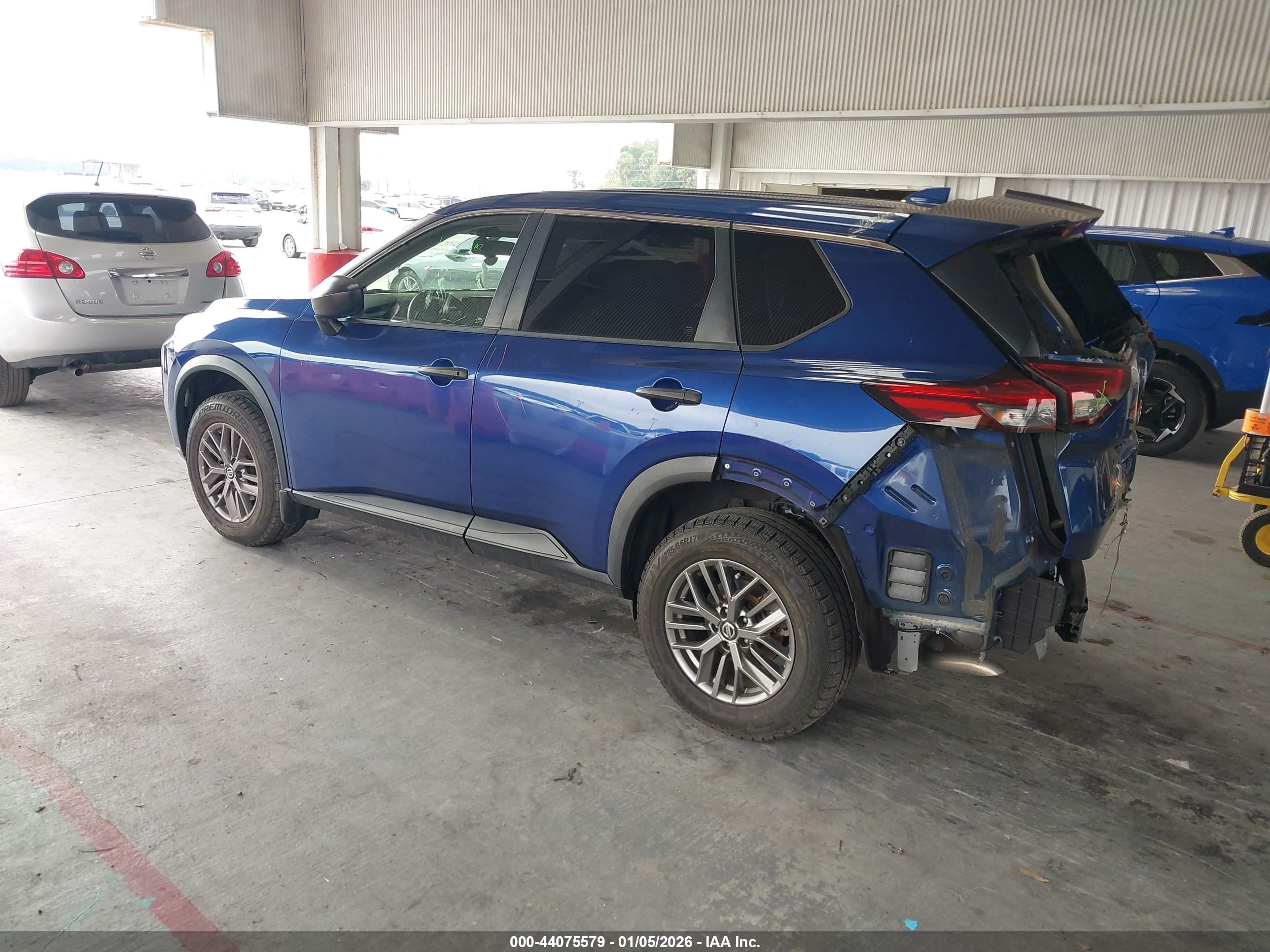 NISSAN ROGUE image 3