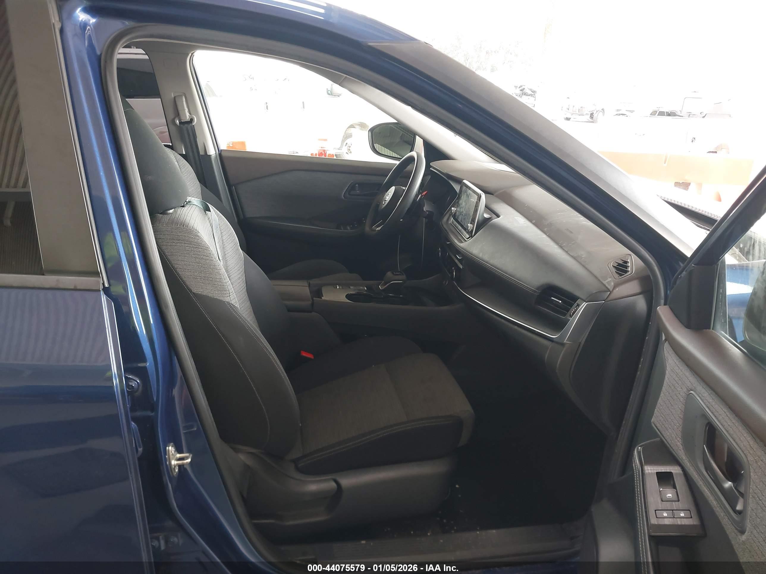 NISSAN ROGUE image 5
