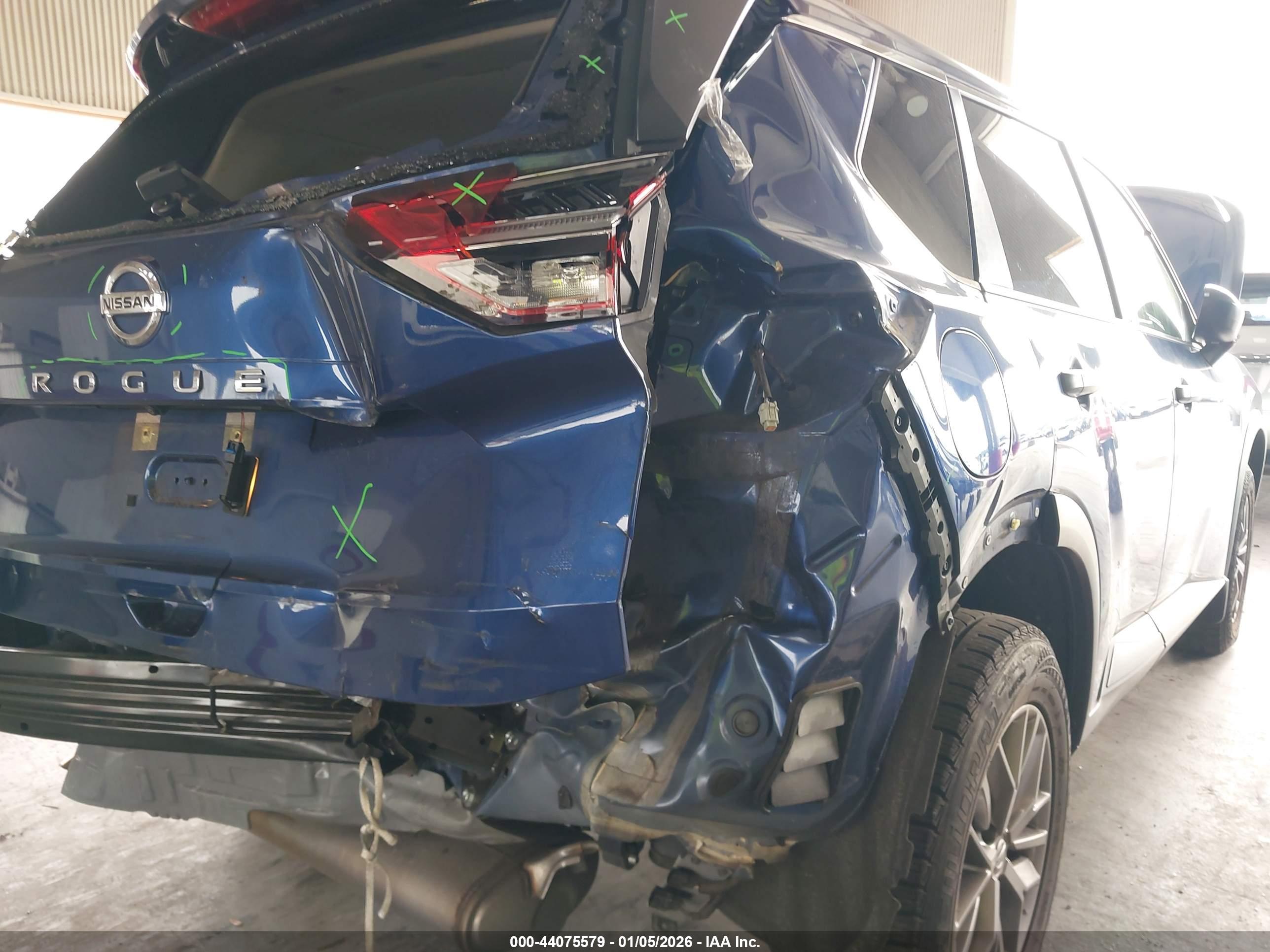 NISSAN ROGUE image 6