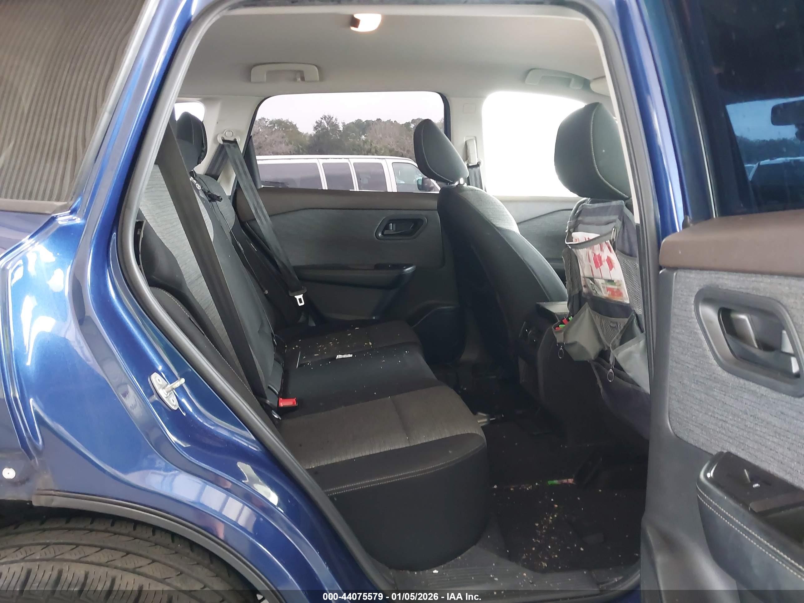 NISSAN ROGUE image 8