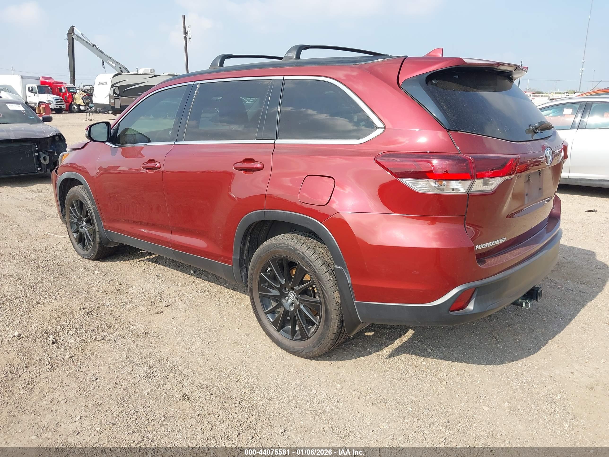 TOYOTA HIGHLANDER image 3