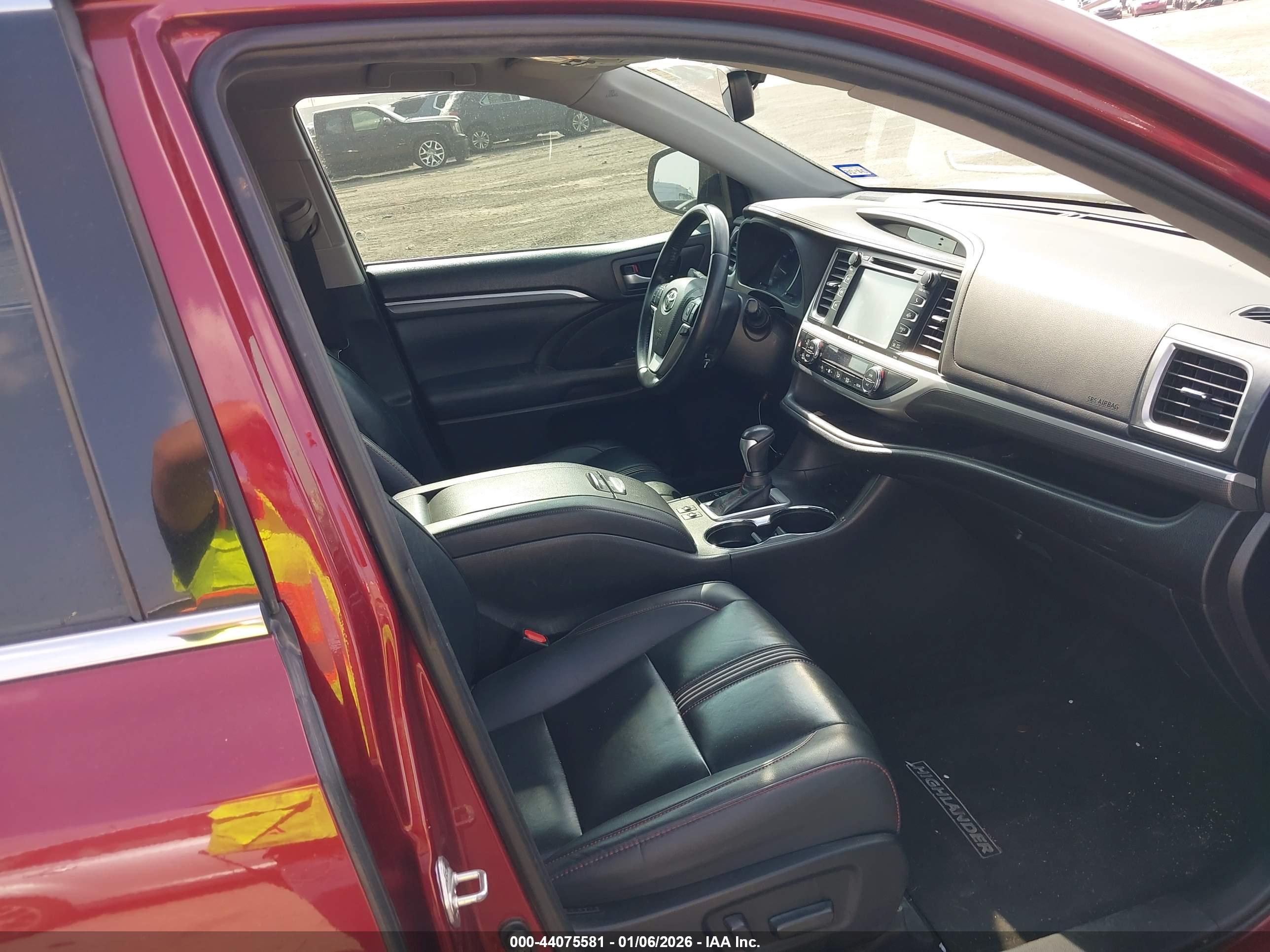 TOYOTA HIGHLANDER image 5