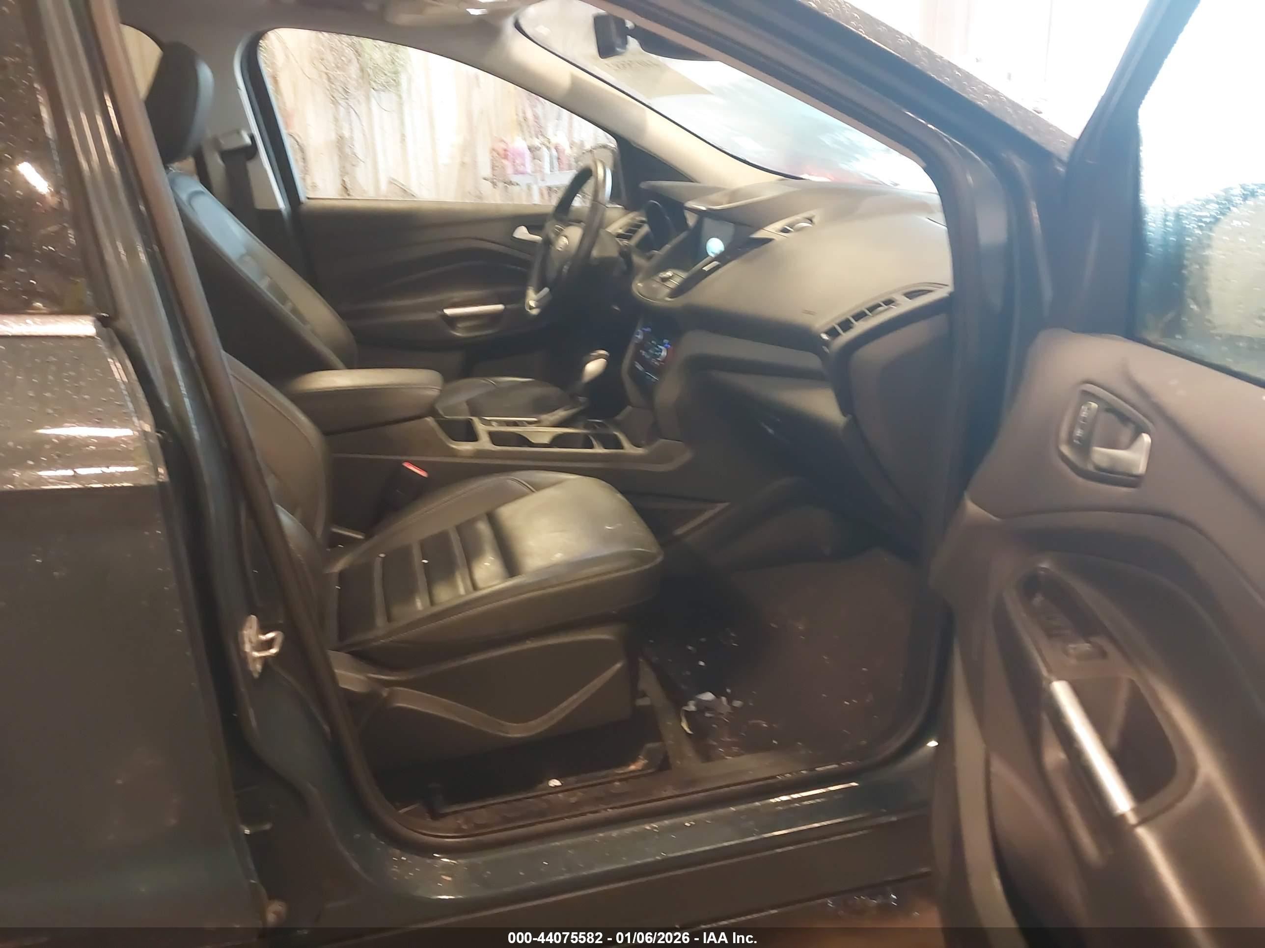 FORD ESCAPE image 5
