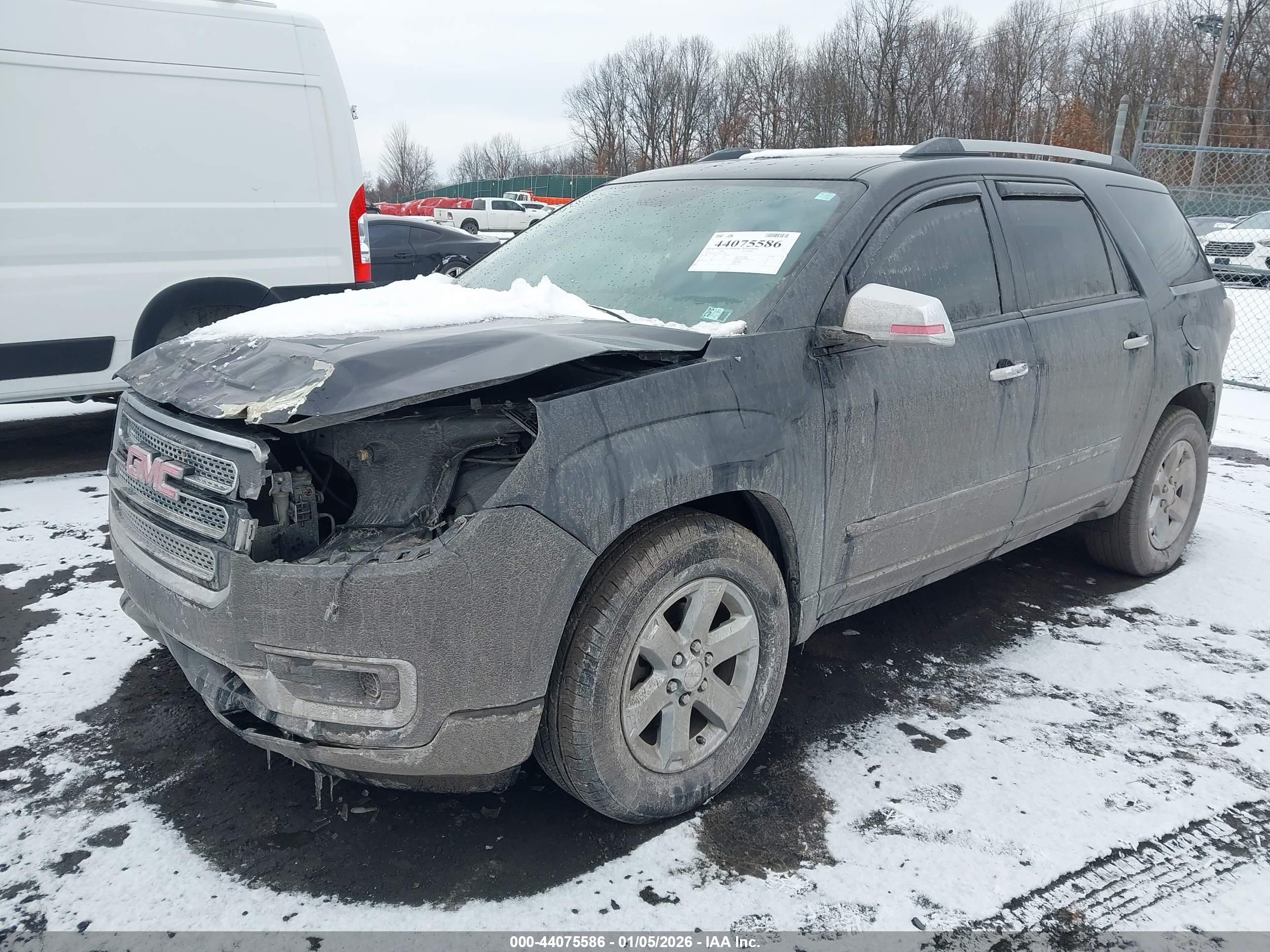 GMC ACADIA image 2