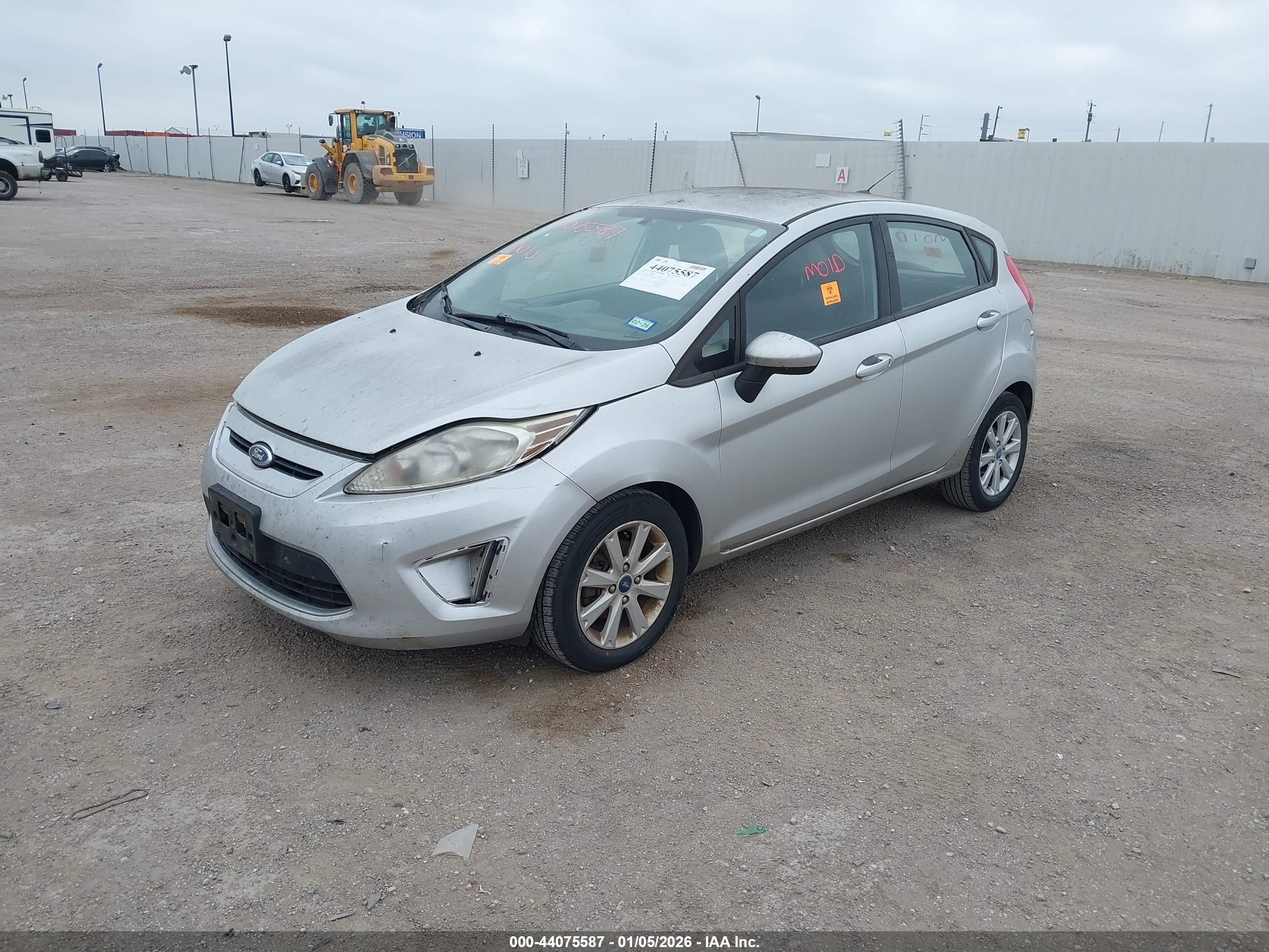 FORD FIESTA image 2