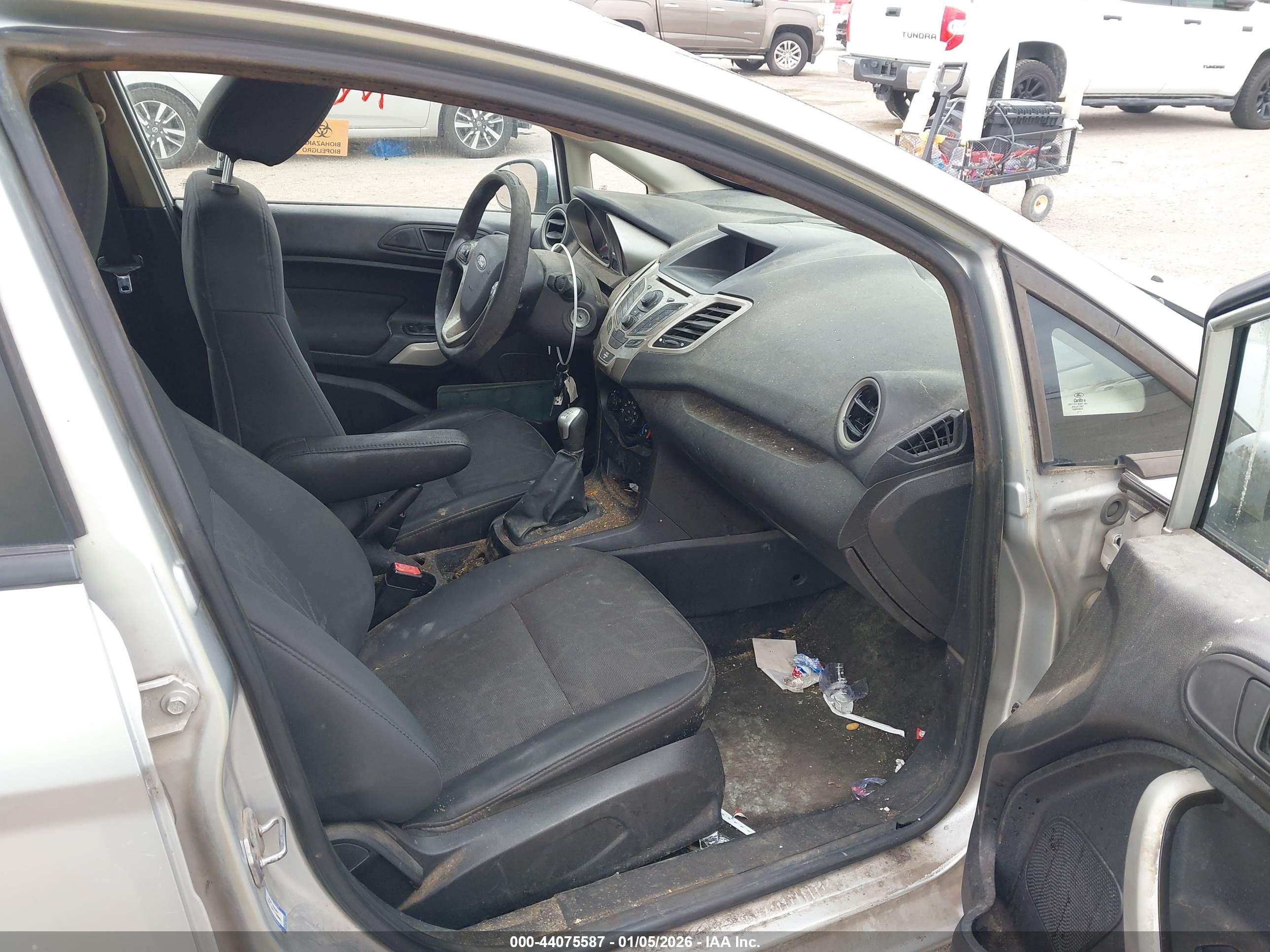 FORD FIESTA image 5